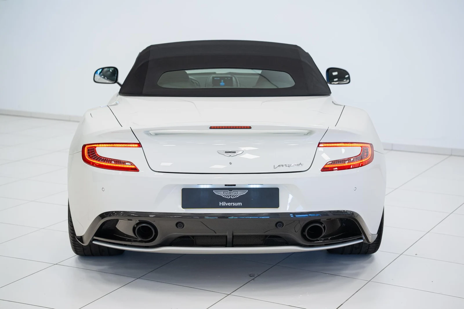 Aston Martin Vanquish Volante, 9/10