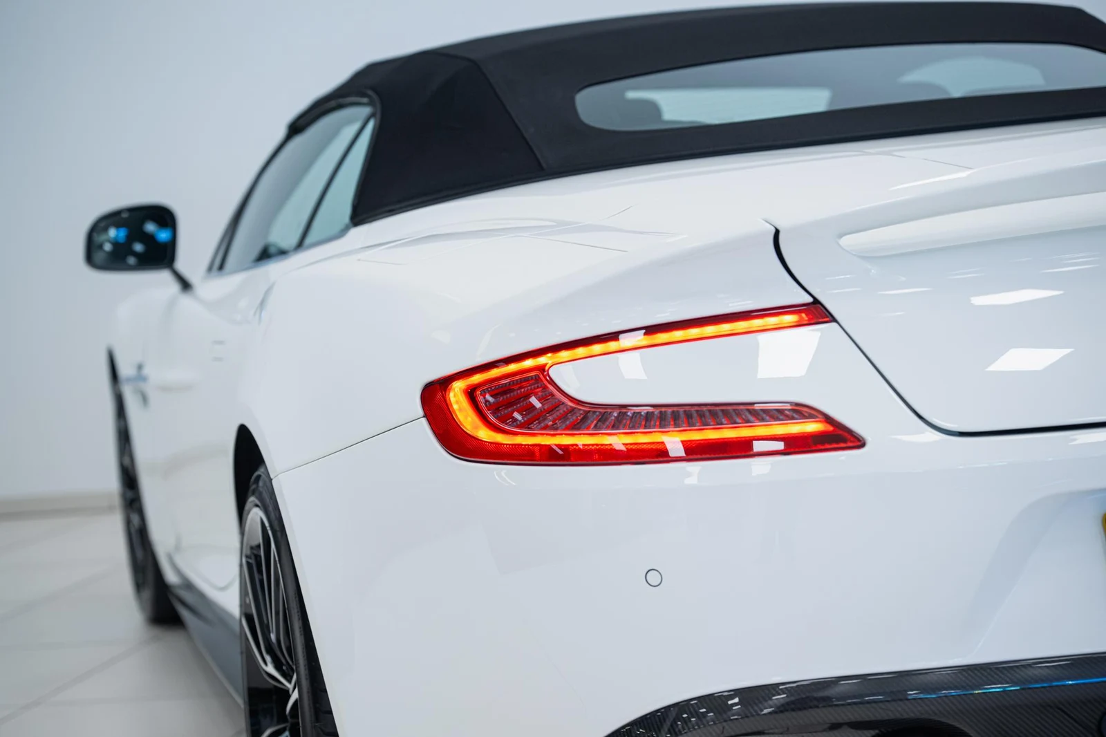 Aston Martin Vanquish Volante, 10/10