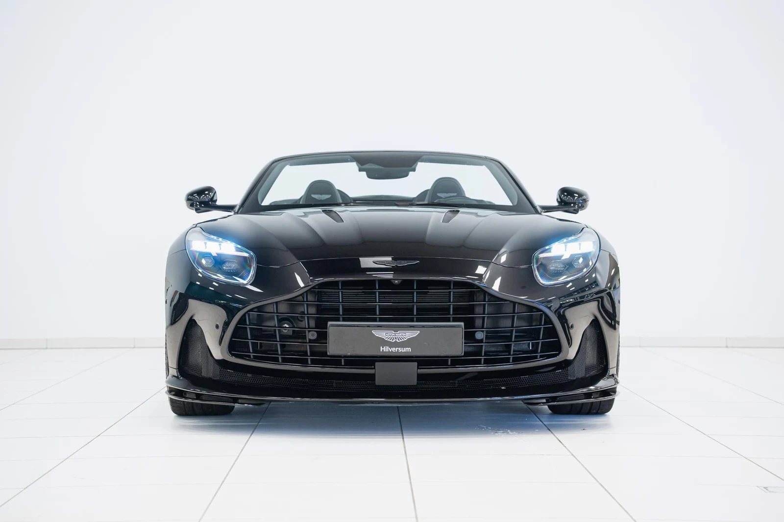 Kroymans photograph of Aston Martin DB12 Volante