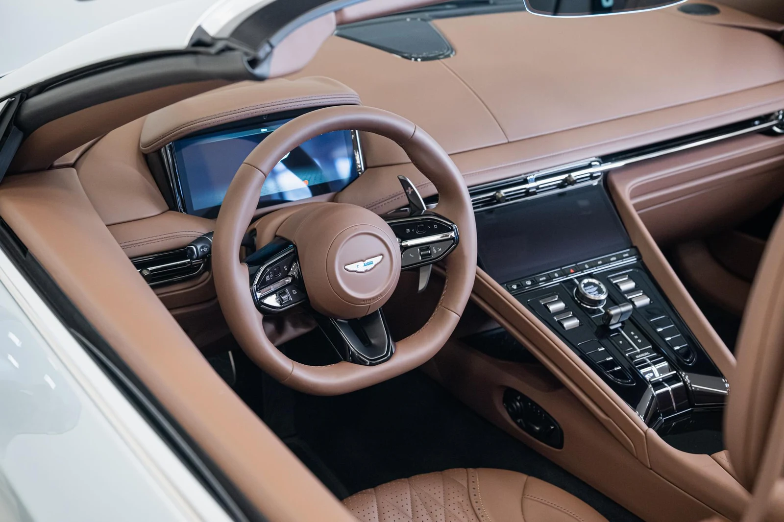 Aston Martin DB12 Volante, 10/10