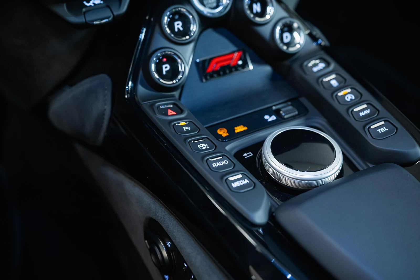 Aston Martin Vantage F1 Edition, 6/10