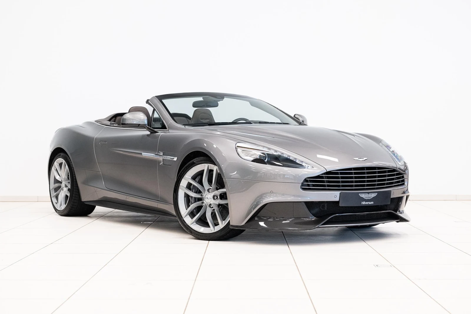 Kroymans photograph of Aston Martin Vanquish Volante