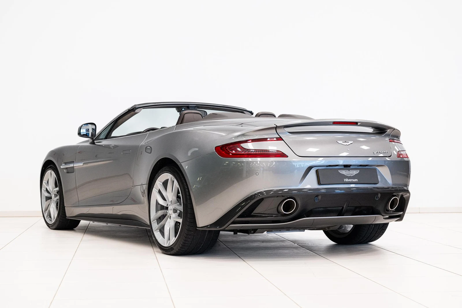 Aston Martin Vanquish Volante, 3/10