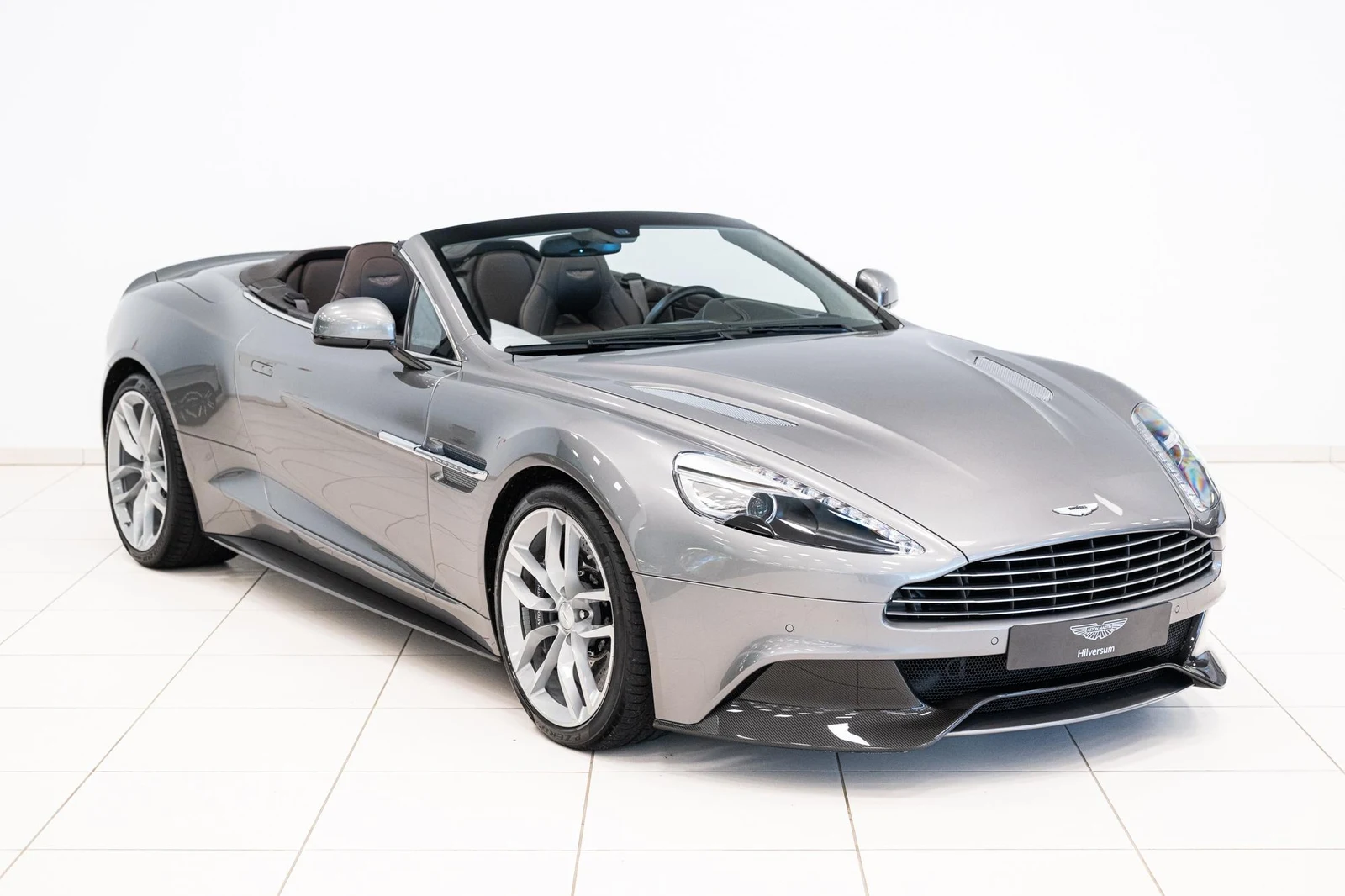 Aston Martin Vanquish Volante, 9/10