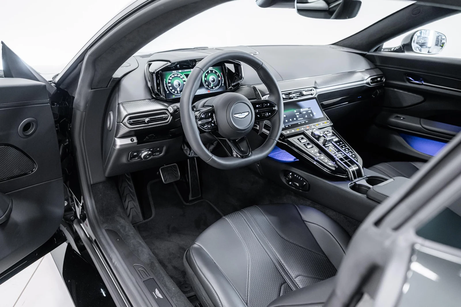 Aston Martin Vantage, 4/10