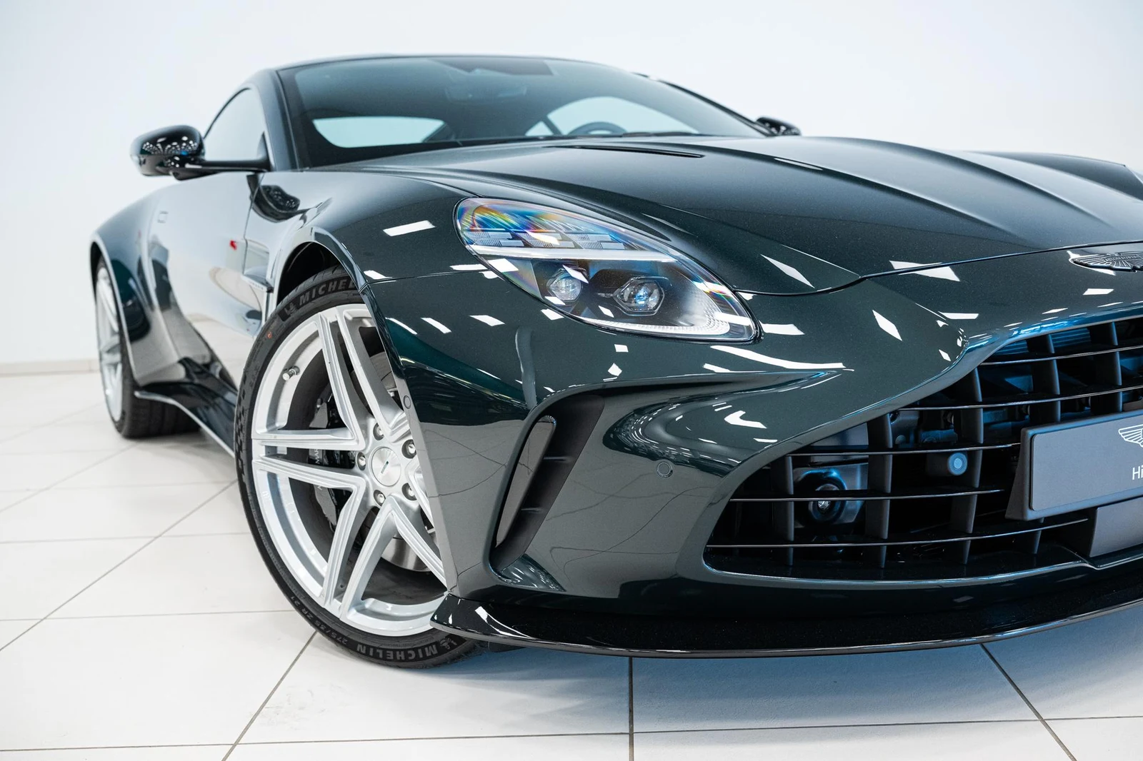 Aston Martin Vantage, 8/10
