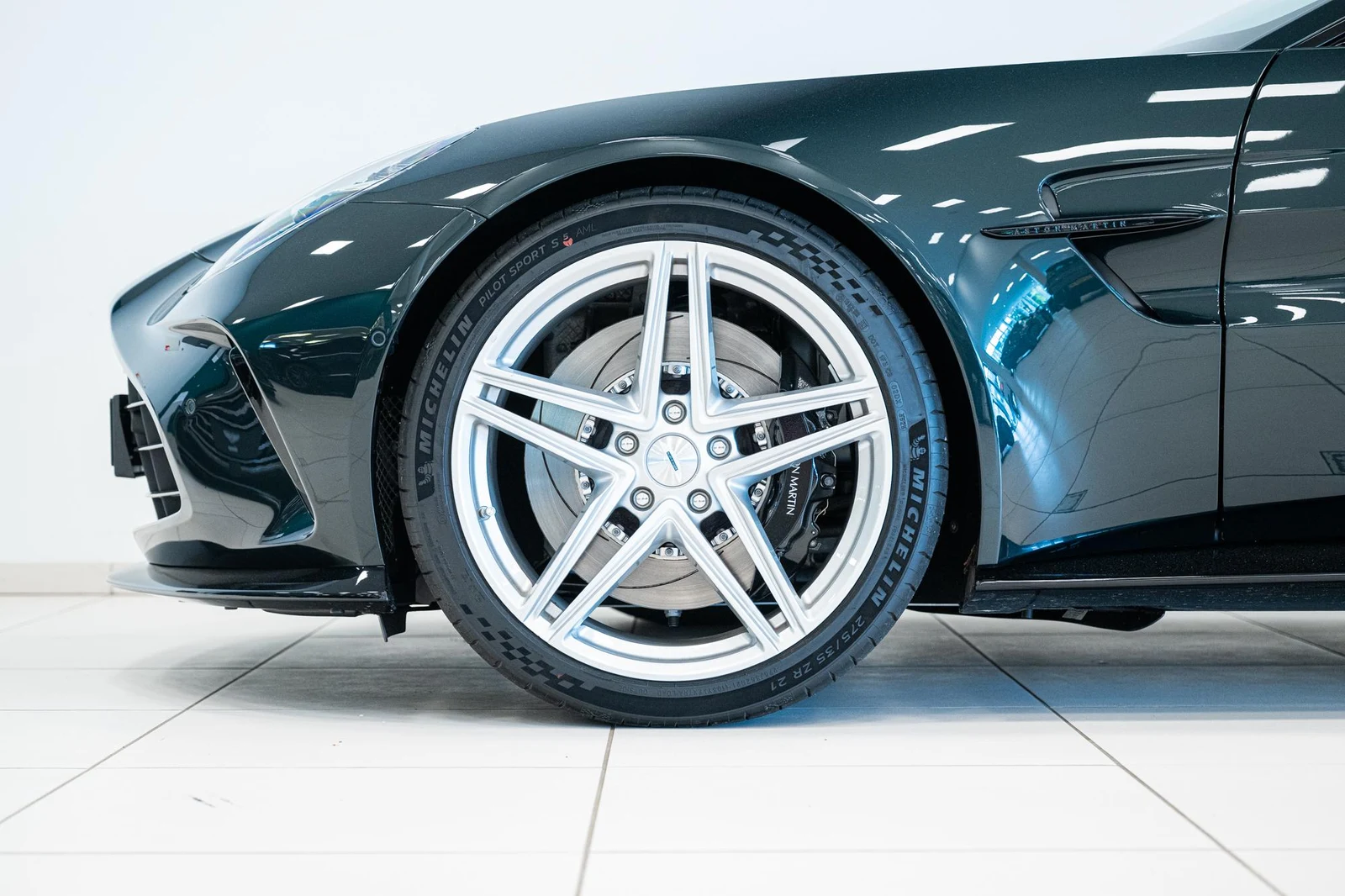 Aston Martin Vantage, 9/10