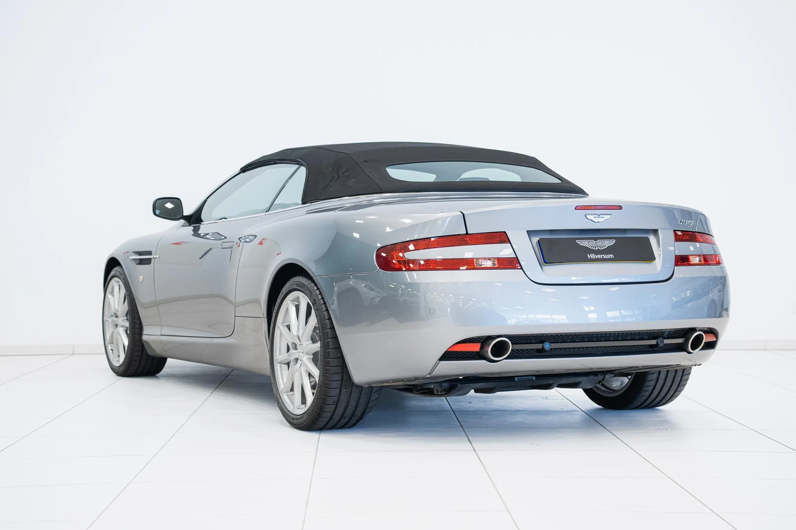 Aston Martin DB9 Volante, 5/10