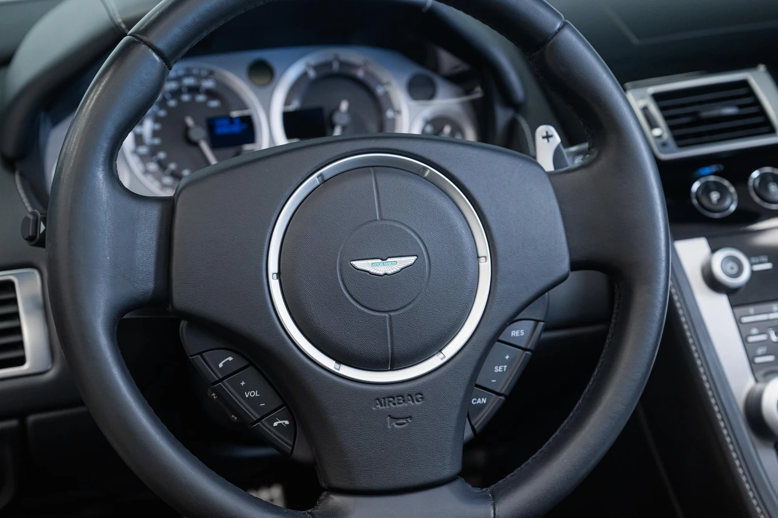 Aston Martin DB9 Volante, 9/10