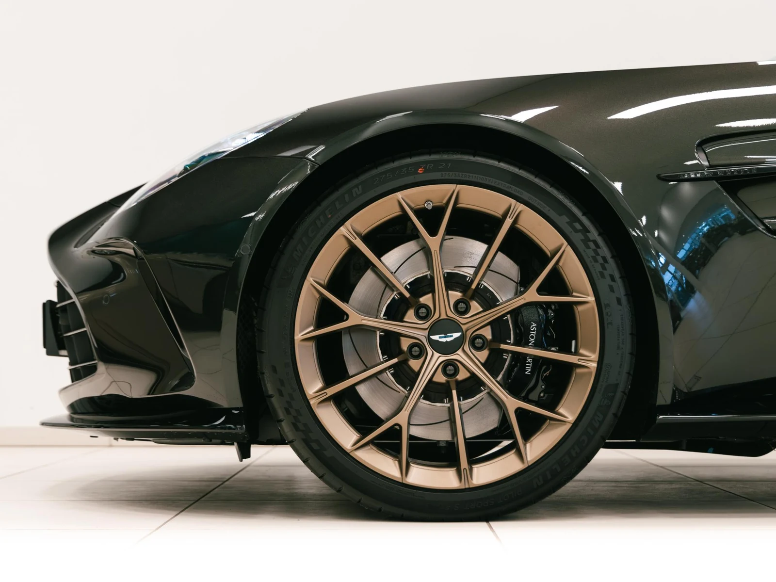 Aston Martin Vantage, 6/10