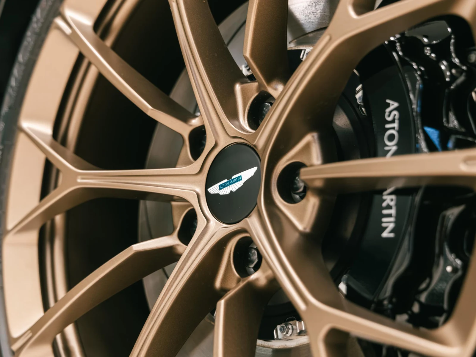 Aston Martin Vantage, 7/10