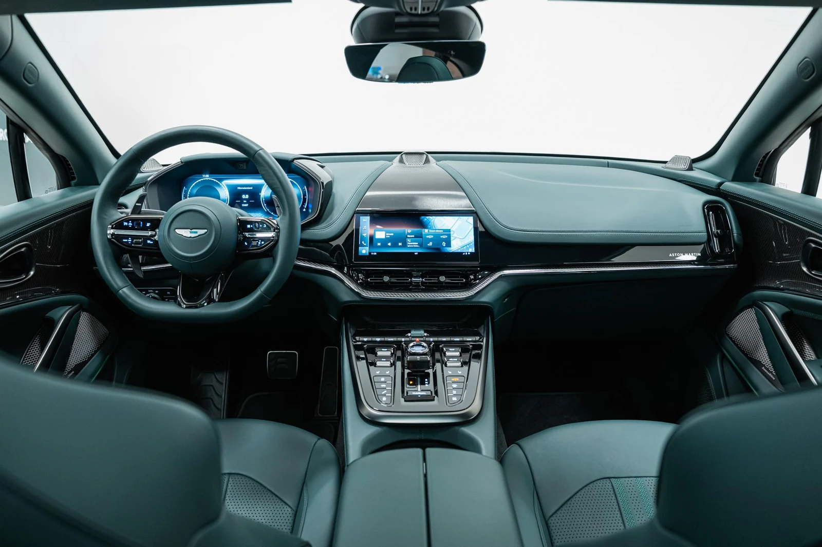 Aston Martin DBX 707, 5/10