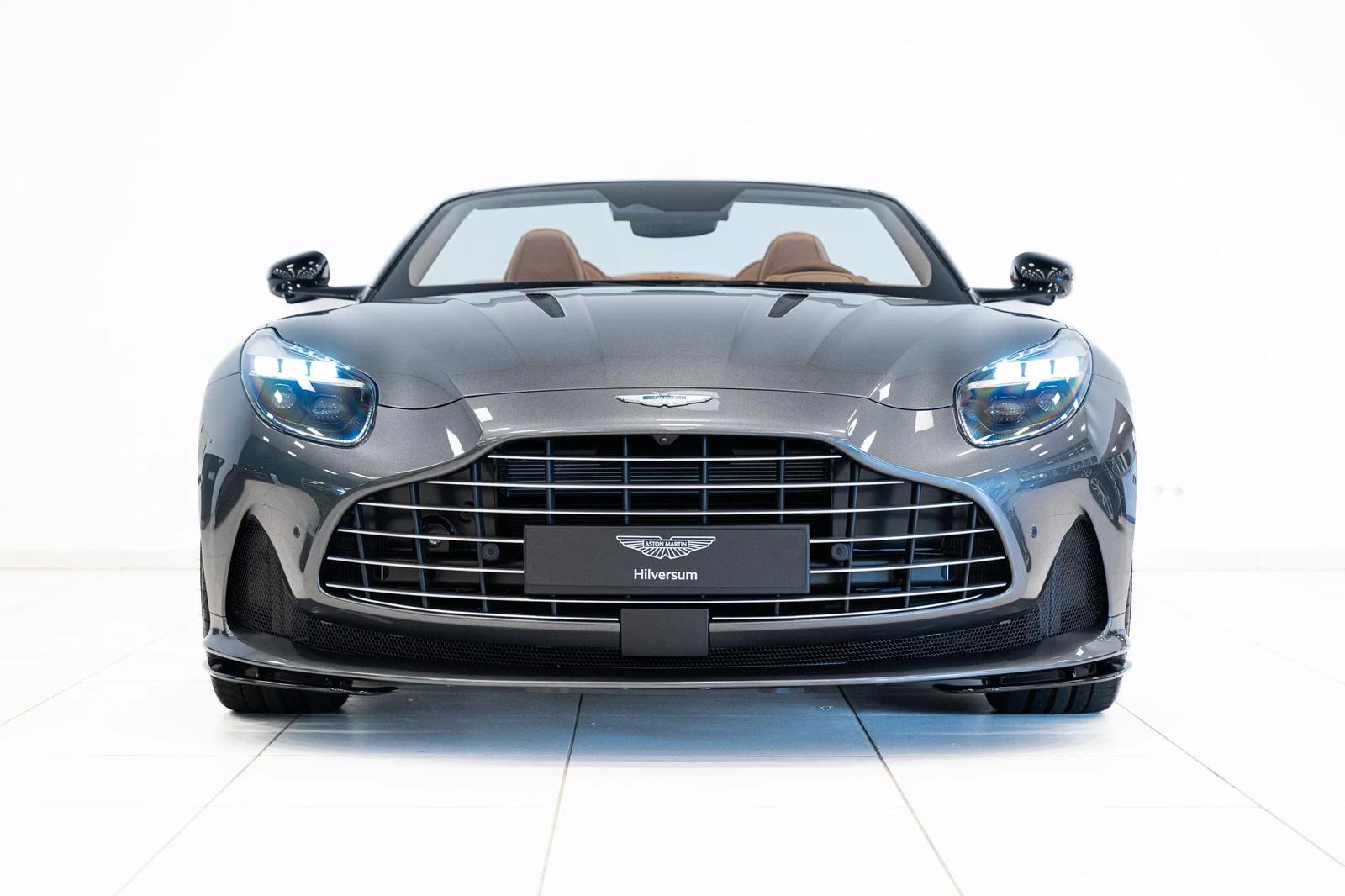Aston Martin DB12 Volante, 8/10
