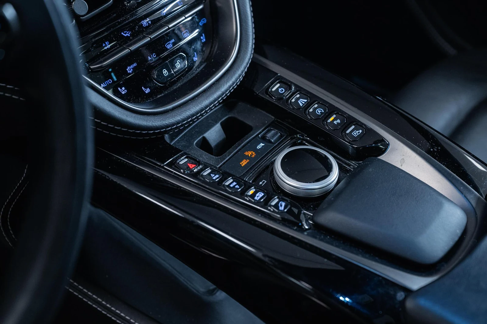 Aston Martin DBX V8, 9/10