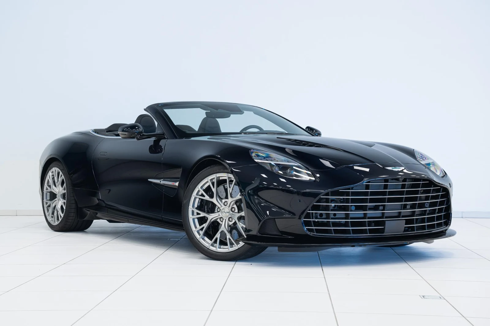 Kroymans photograph of Aston Martin Vanquish Volante
