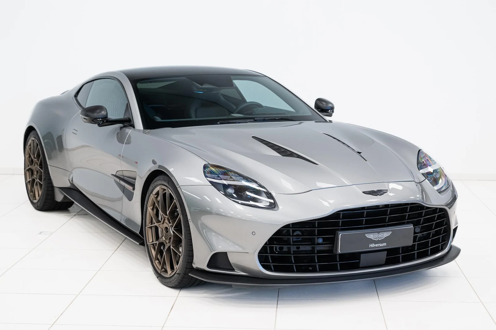 Aston Martin Vanquish, 6/10
