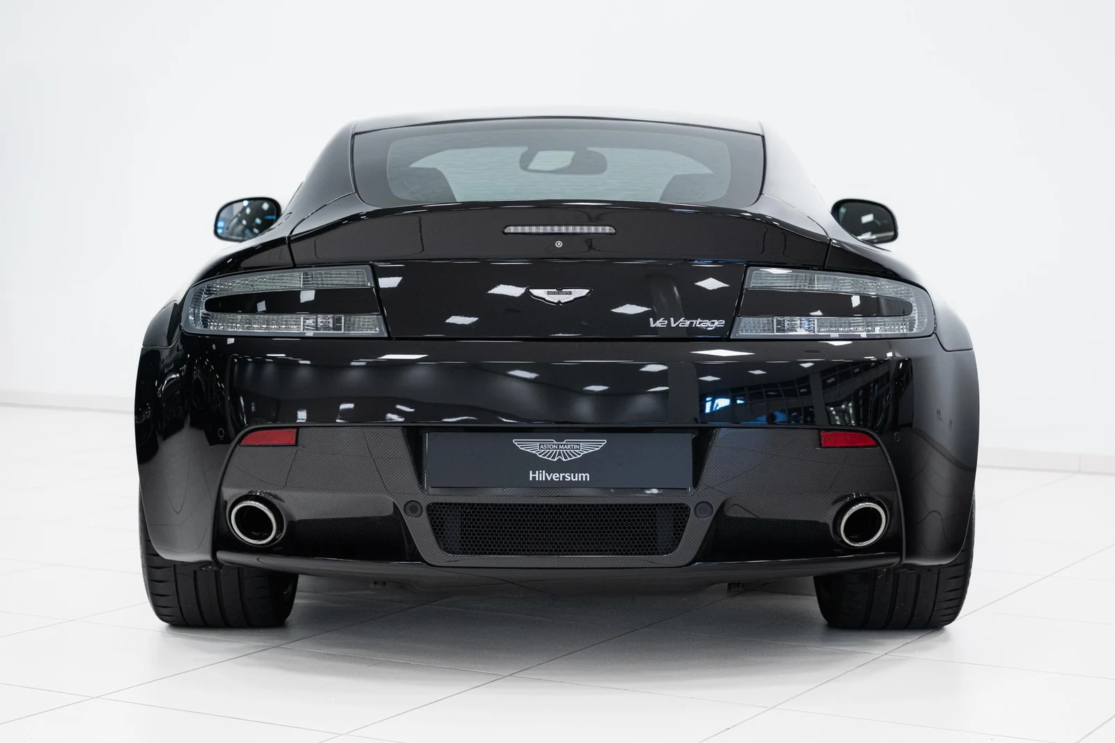 Aston Martin V12 Vantage, 8/10