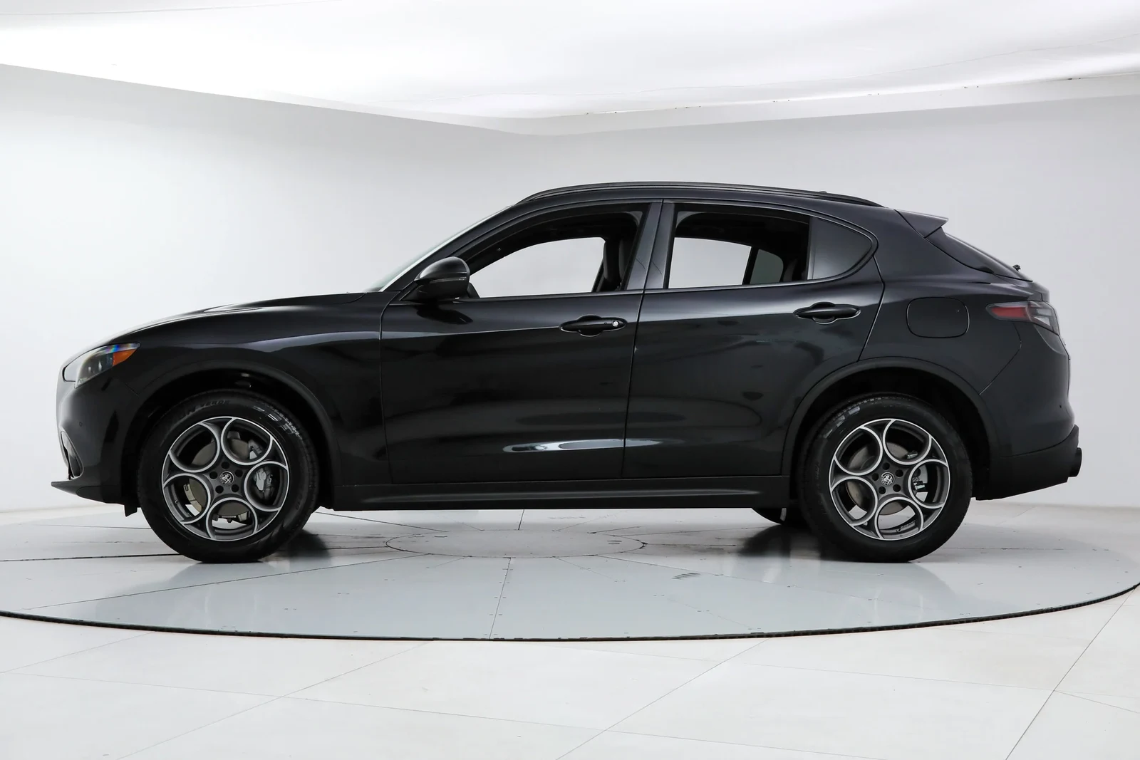 2026 Alfa Romeo Stelvio Sprint (949), 2/21