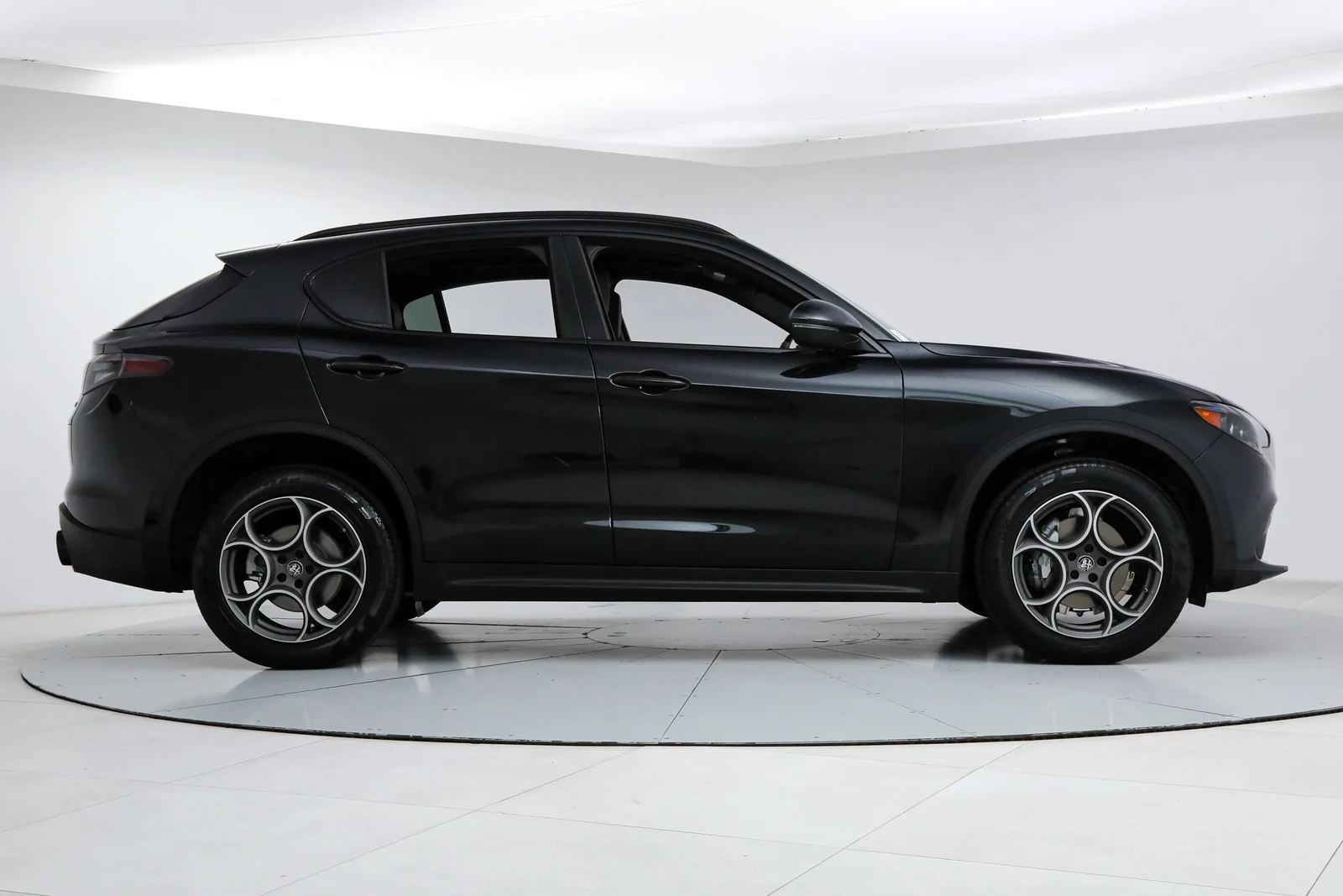 2026 Alfa Romeo Stelvio Sprint (949), 6/21