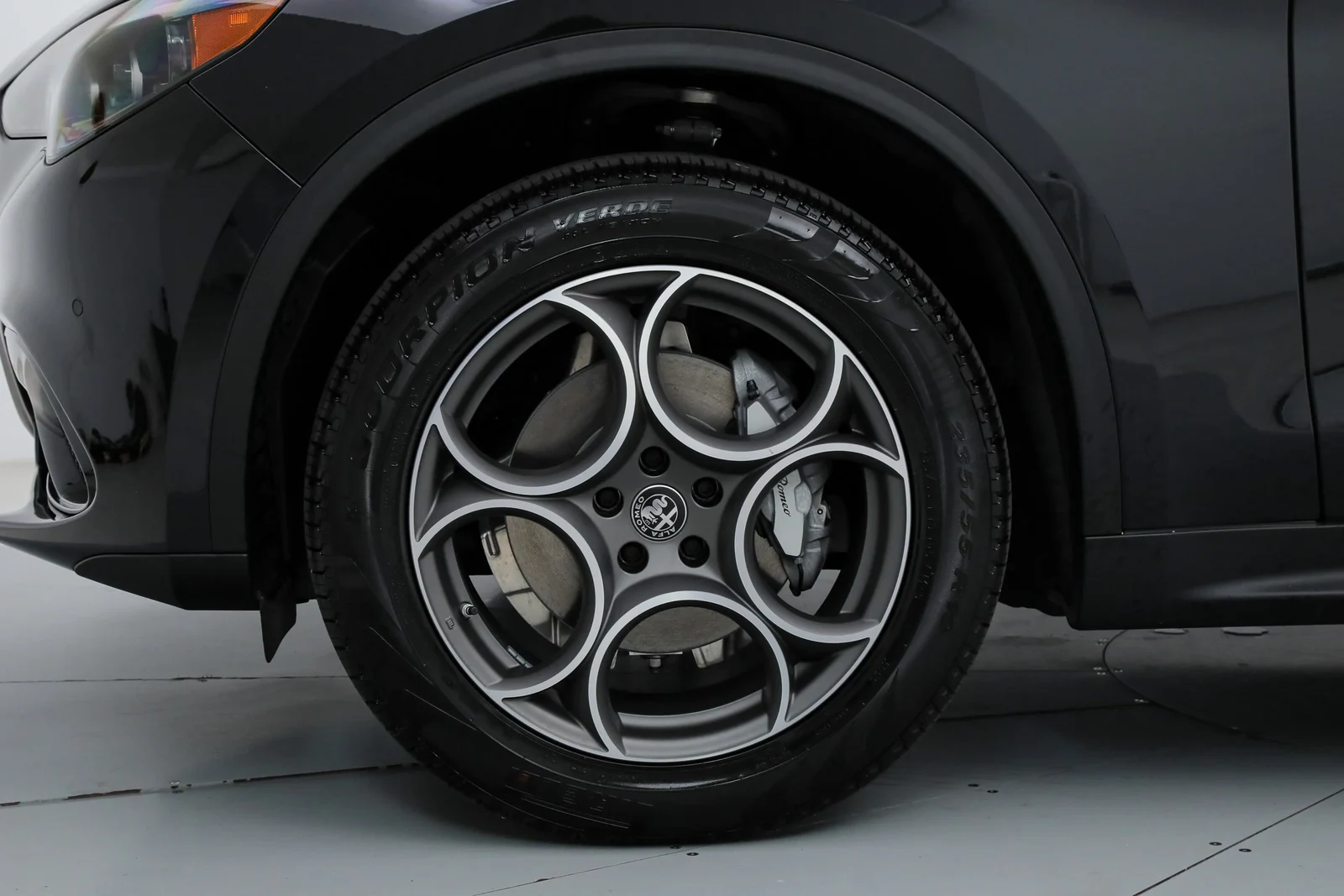 2026 Alfa Romeo Stelvio Sprint (949), 20/21