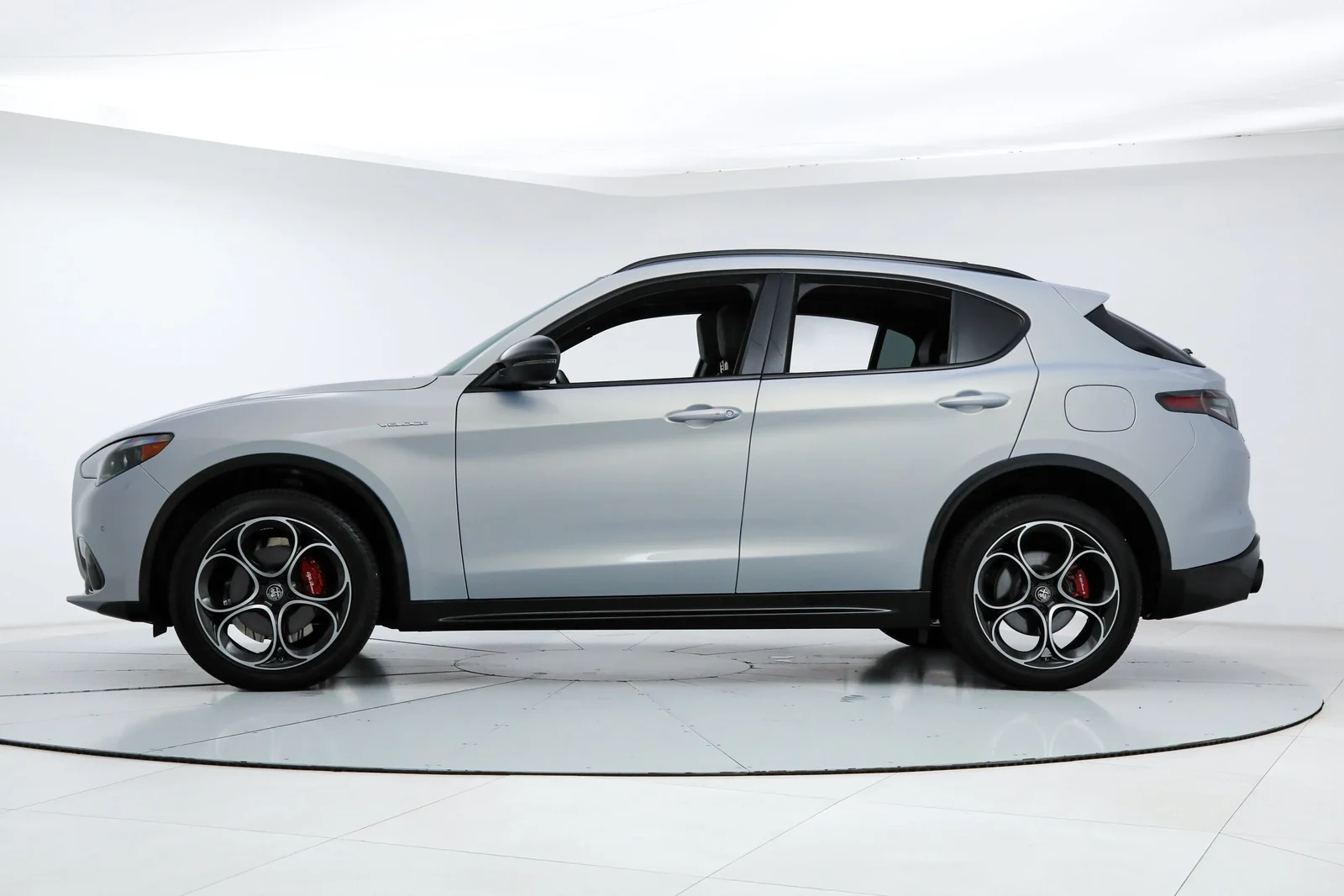 2025 Alfa Romeo Stelvio Veloce (949), 2/20