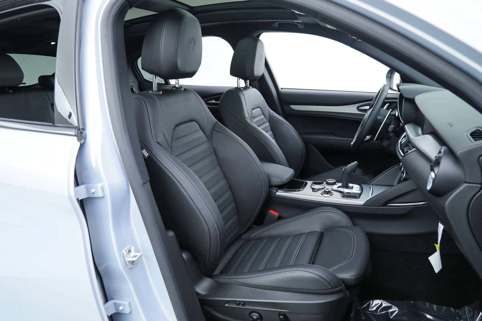2025 Alfa Romeo Stelvio Veloce (949), 10/20