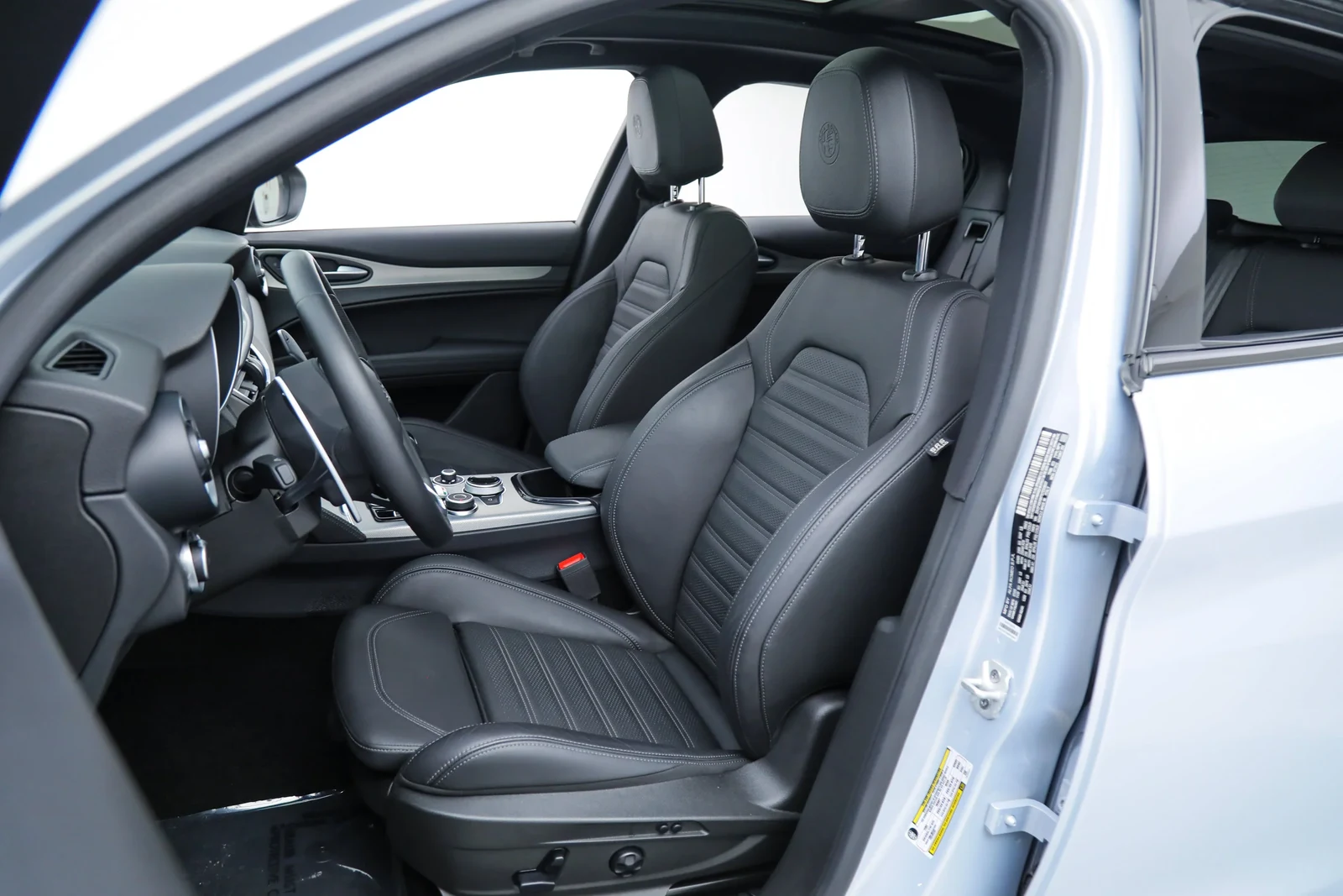 2025 Alfa Romeo Stelvio Veloce (949), 16/20