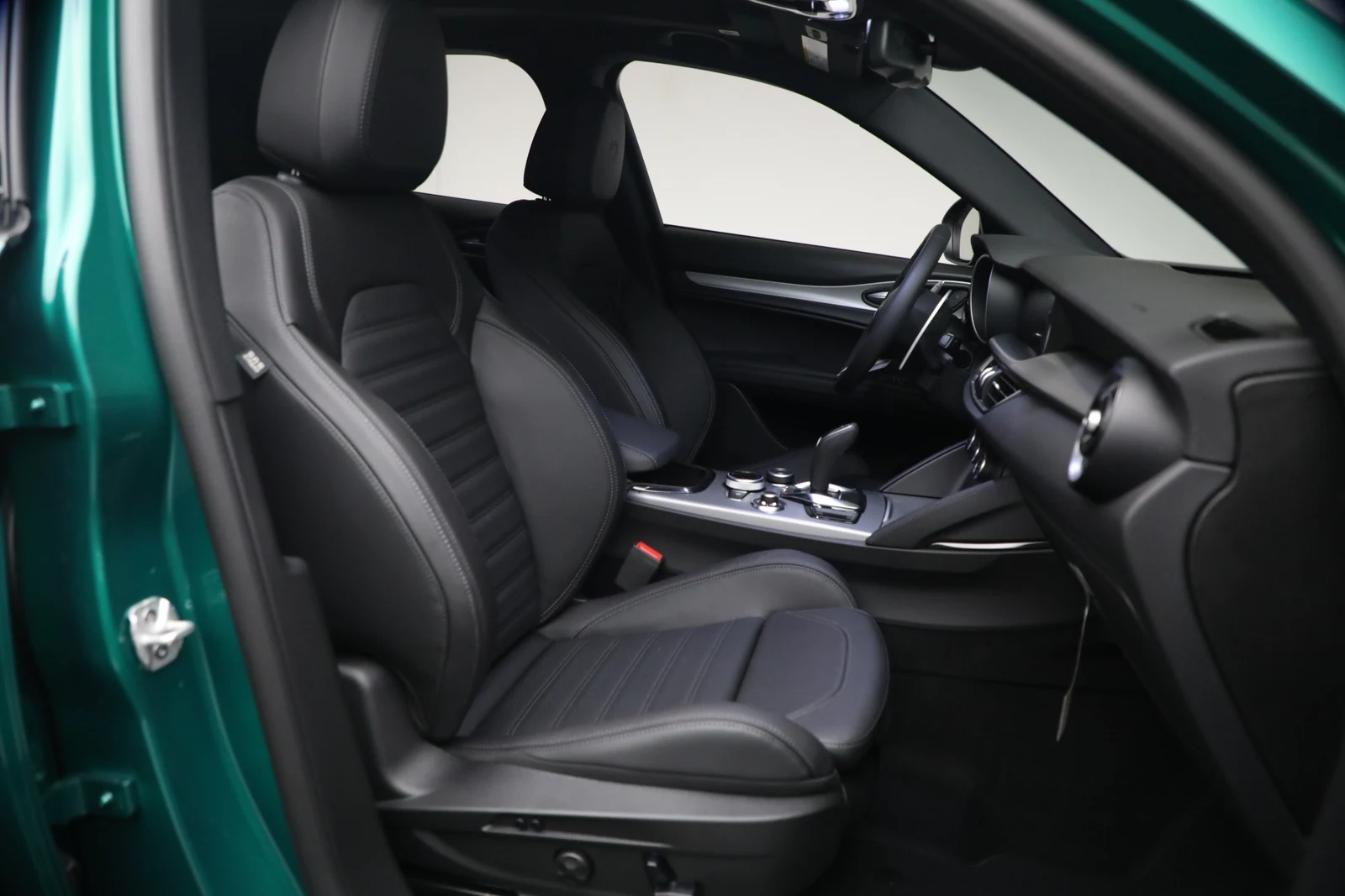 2026 Alfa Romeo Stelvio Veloce, 13/20
