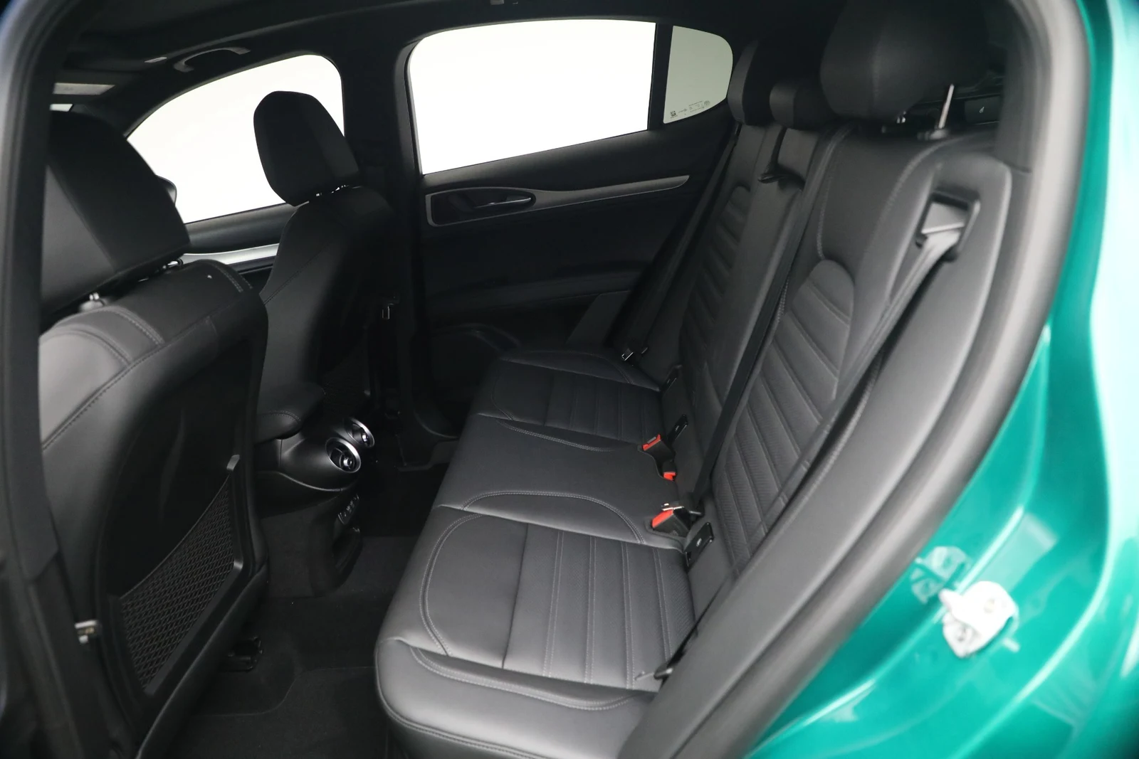 2026 Alfa Romeo Stelvio Veloce, 17/20
