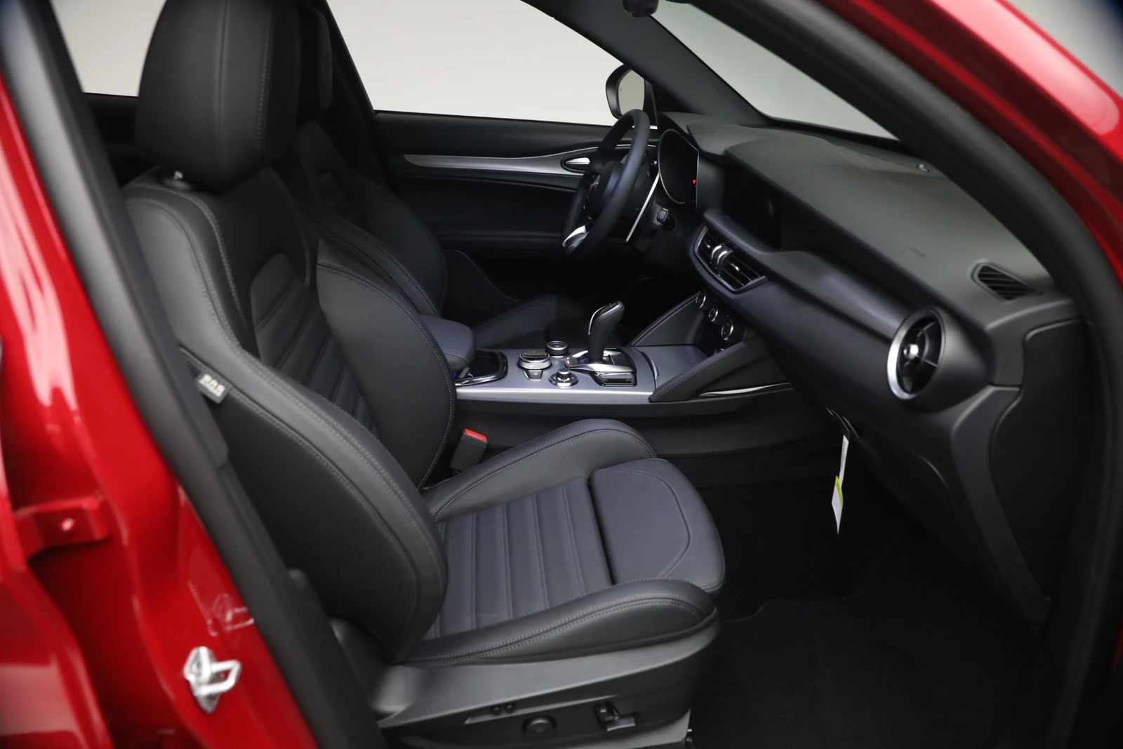 2026 Alfa Romeo Stelvio, 16/20