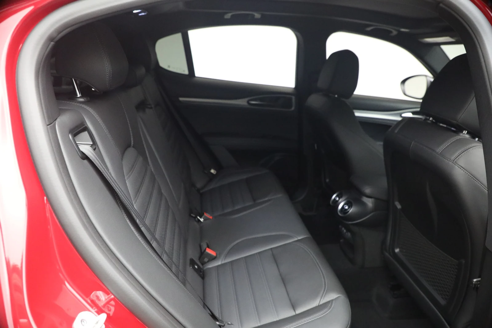 2026 Alfa Romeo Stelvio, 17/20