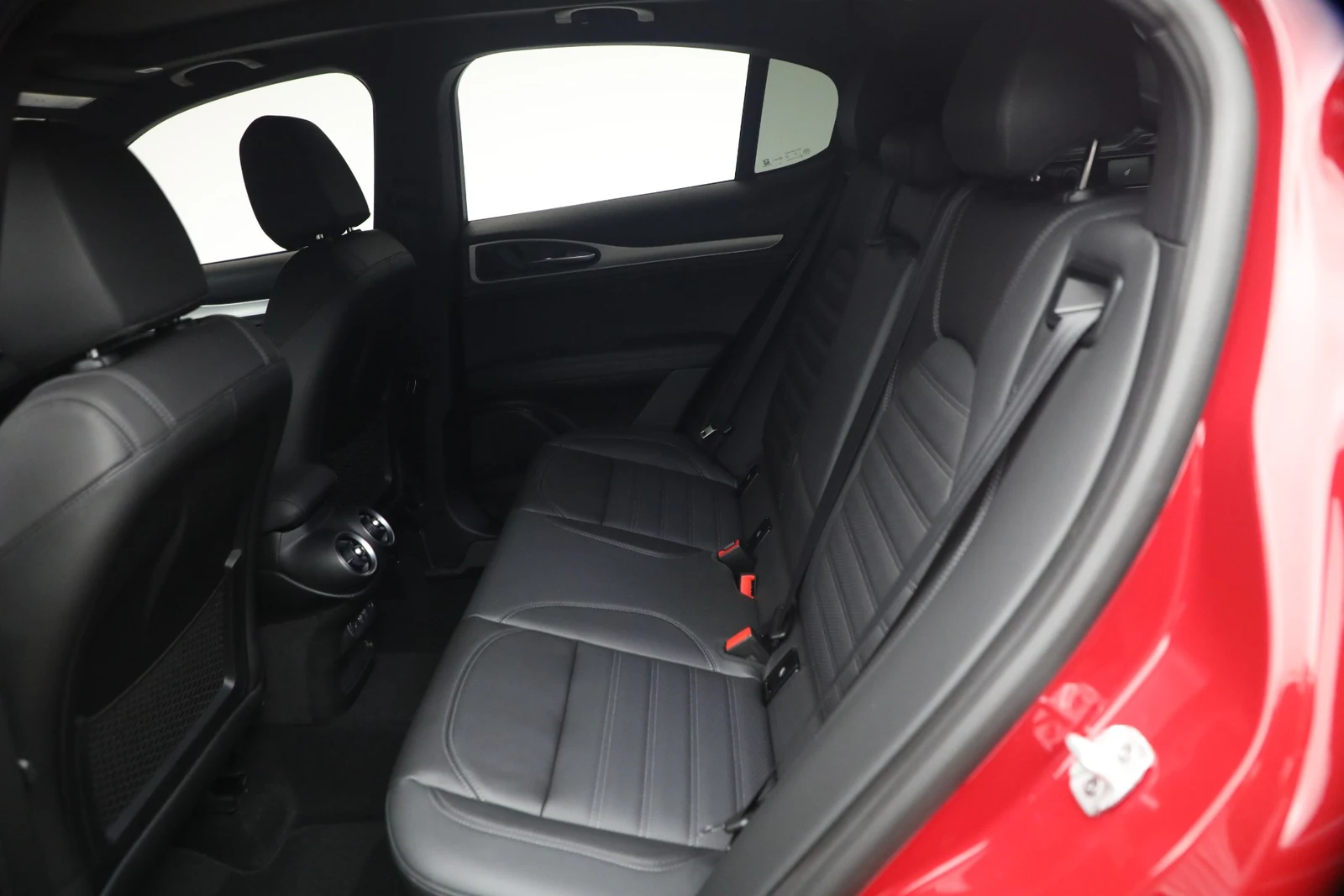 2026 Alfa Romeo Stelvio, 18/20
