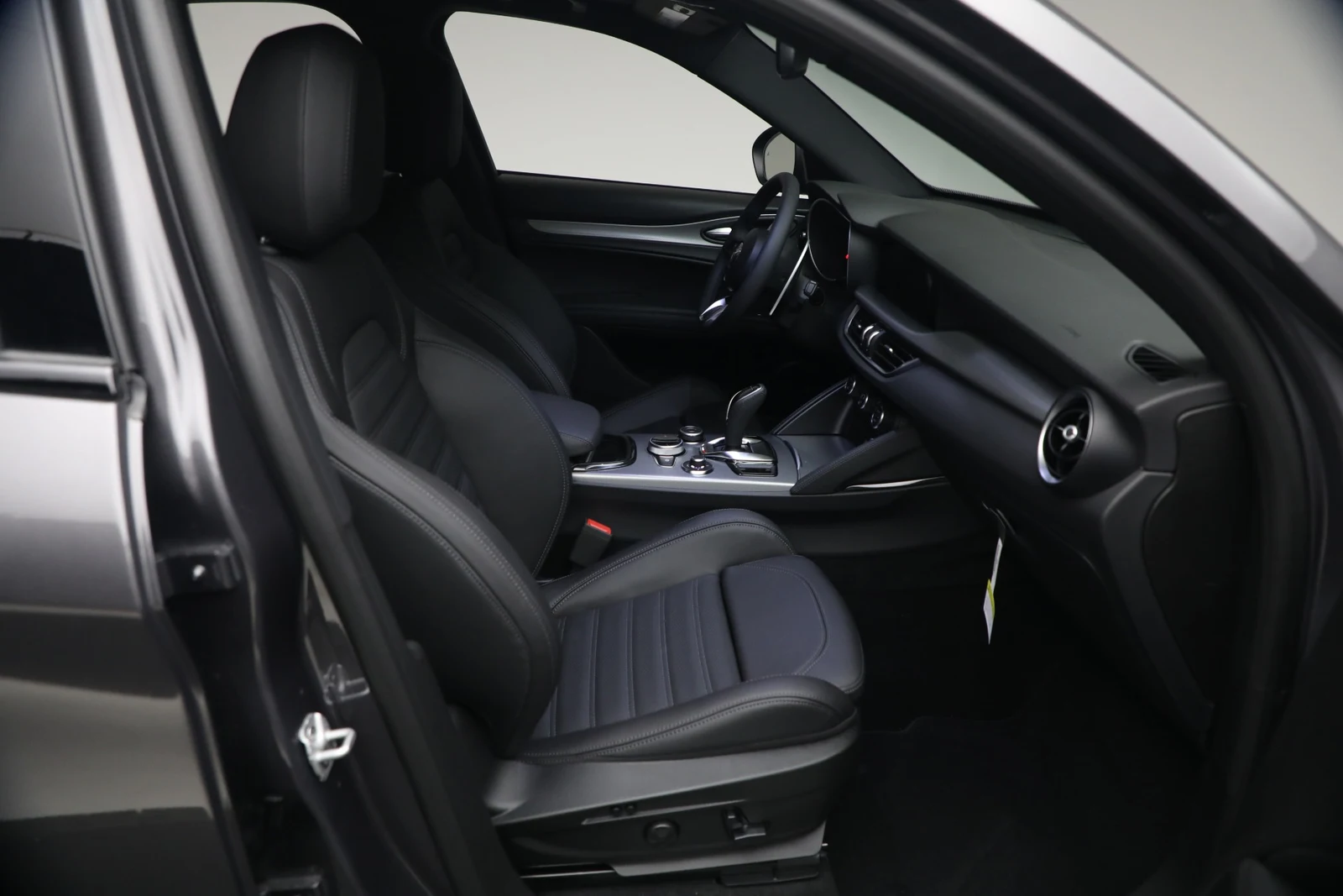 2026 Alfa Romeo Stelvio, 16/20