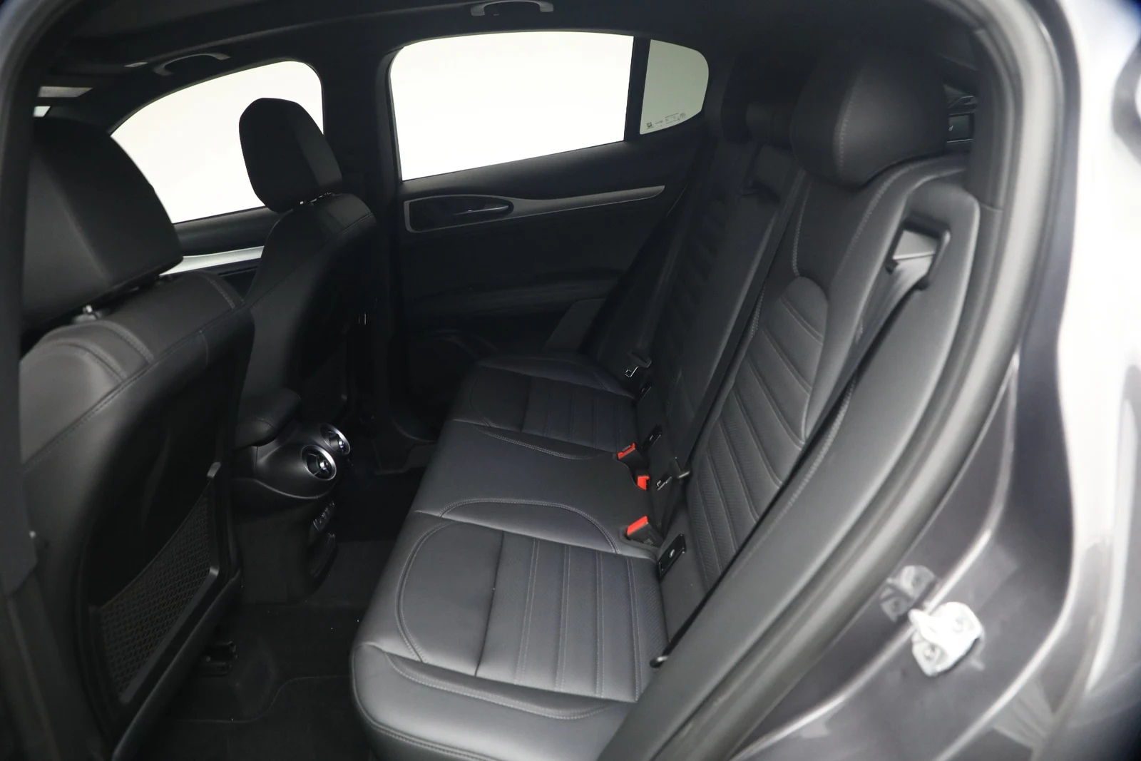 2026 Alfa Romeo Stelvio, 18/20