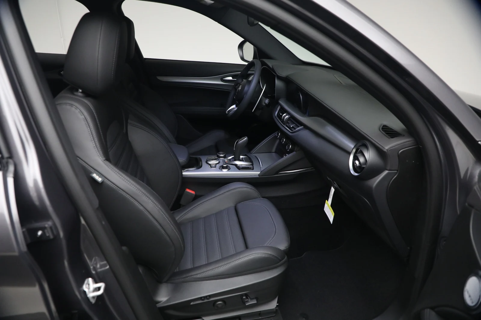 2026 Alfa Romeo Stelvio Veloce, 16/20