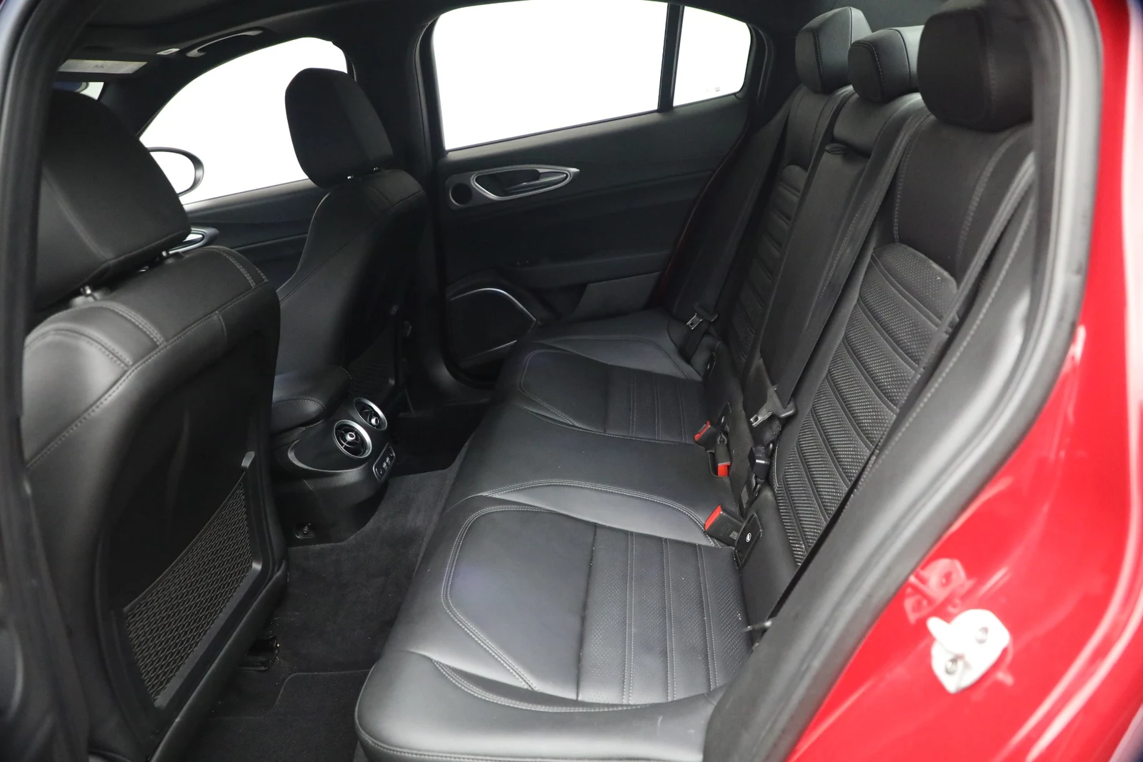 2023 Alfa Romeo Giulia Veloce, 18/20