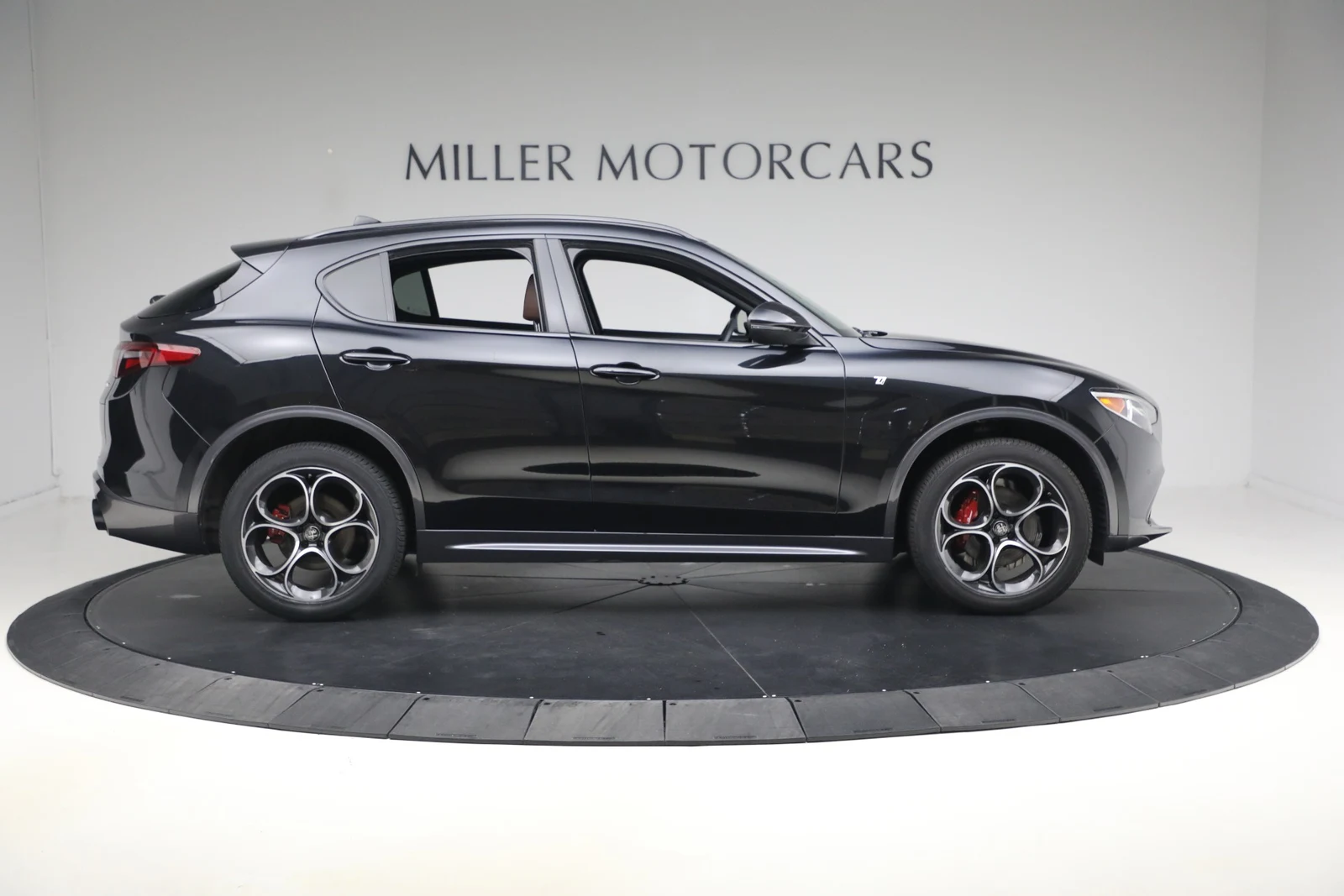 2023 Alfa Romeo Stelvio Ti, 10/20