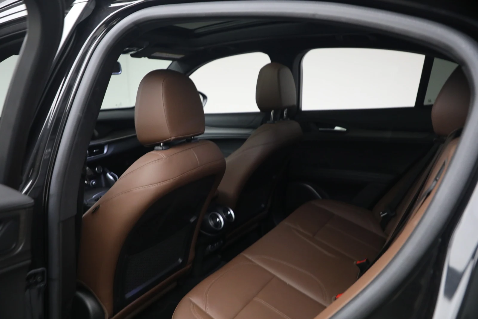 2023 Alfa Romeo Stelvio Ti, 19/20
