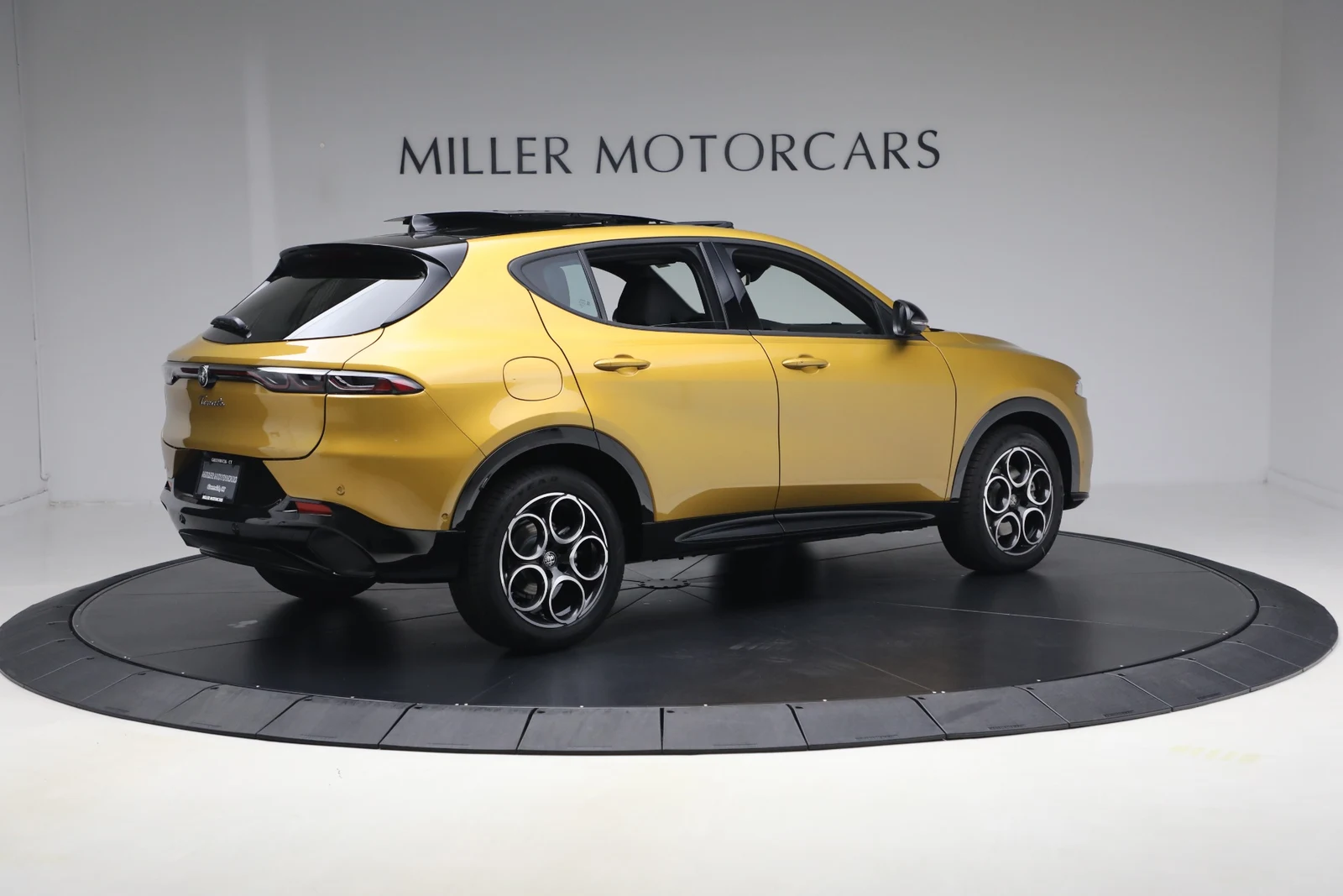 2026 Alfa Romeo Tonale Sprint, 8/23