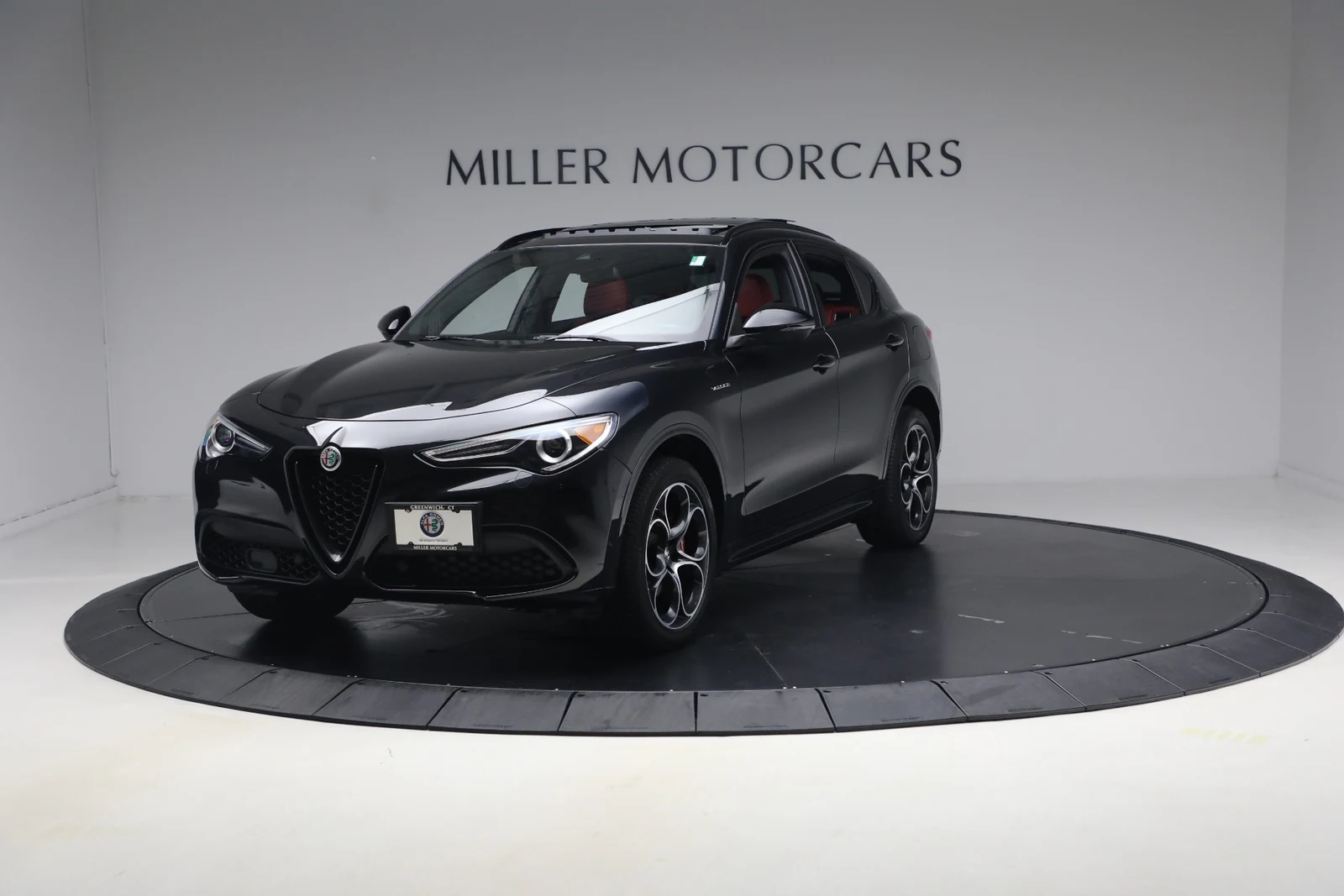 2023 Alfa Romeo Stelvio Veloce, 2/25