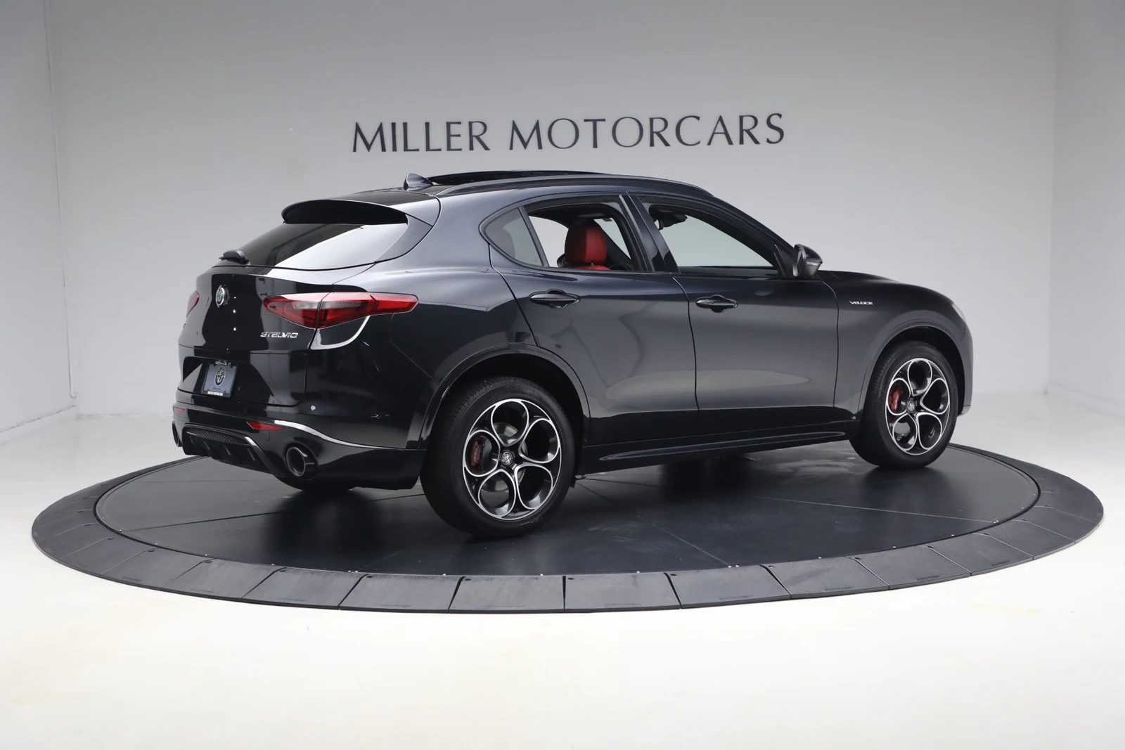 2023 Alfa Romeo Stelvio Veloce, 8/25