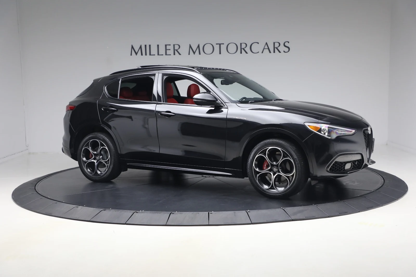 2023 Alfa Romeo Stelvio Veloce, 10/25