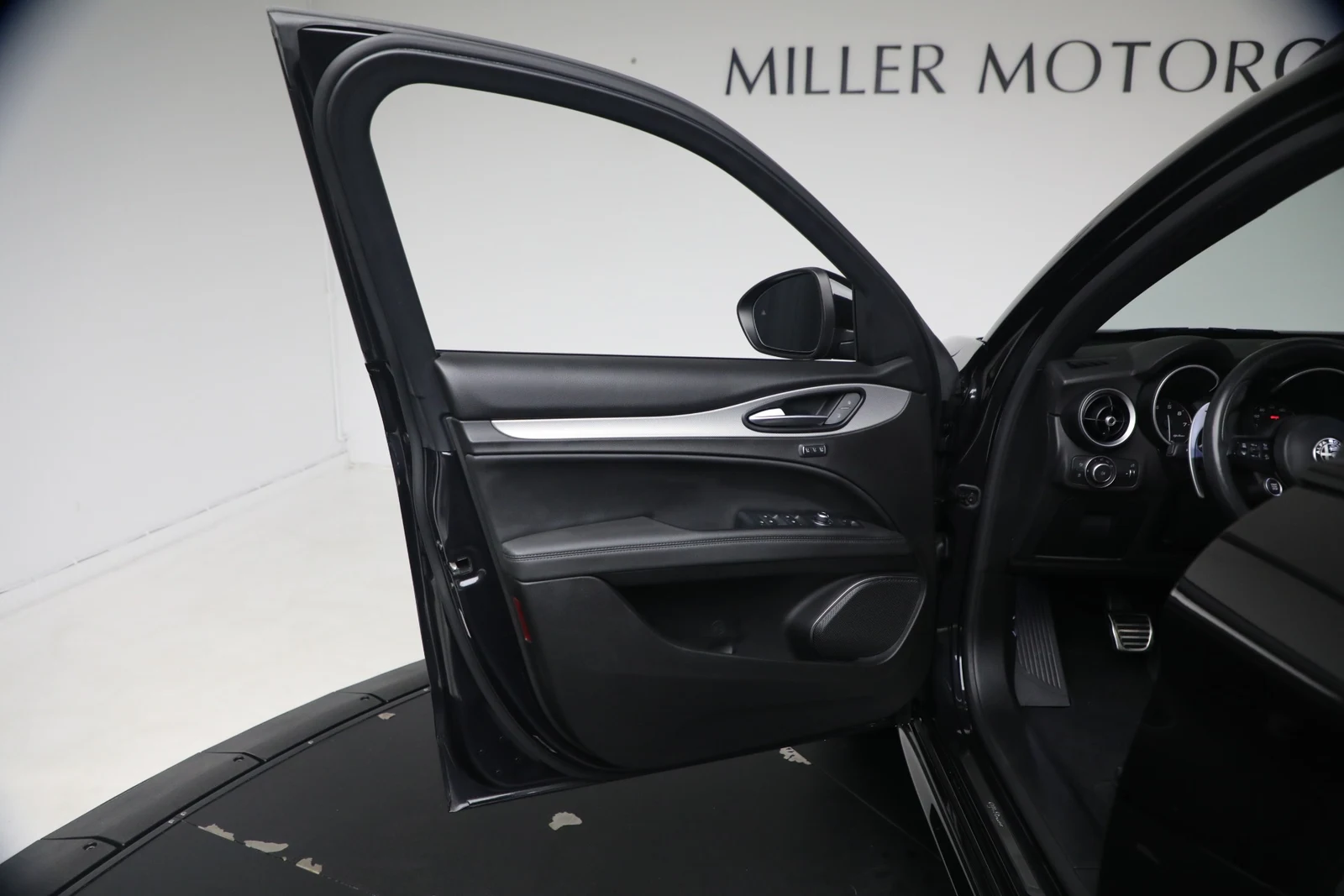 2023 Alfa Romeo Stelvio Veloce, 24/25