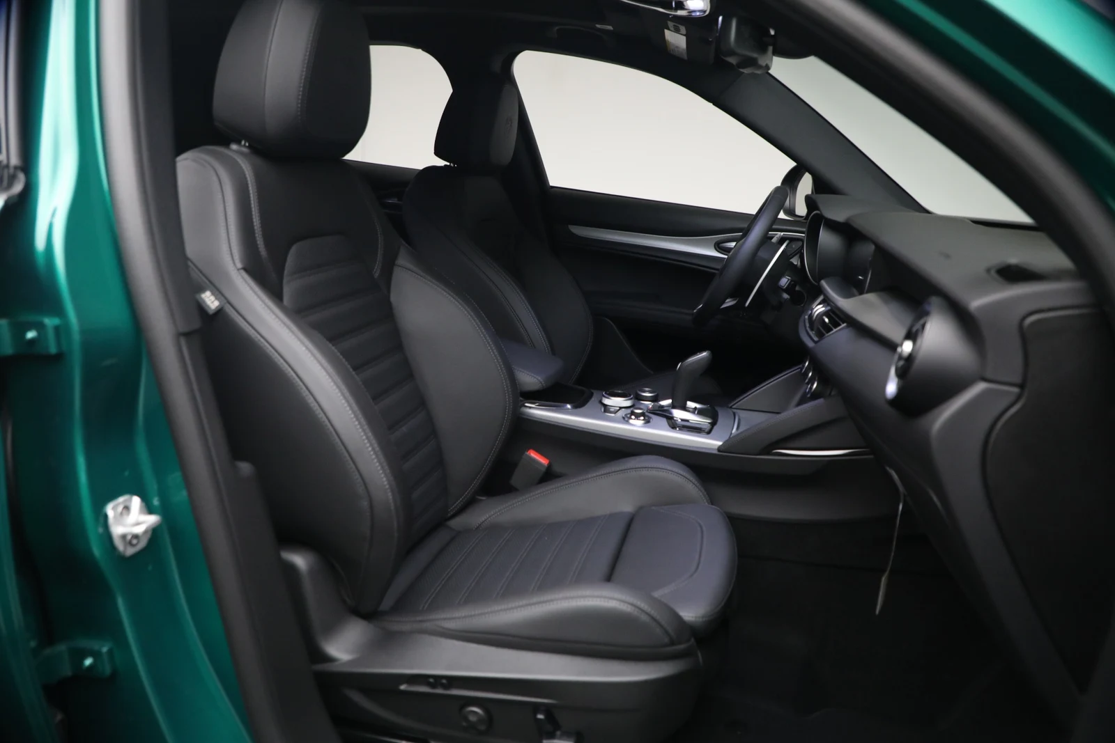 2026 Alfa Romeo Stelvio Veloce, 13/20
