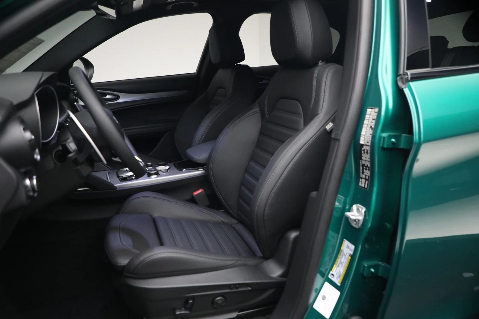 2026 Alfa Romeo Stelvio Veloce, 14/20