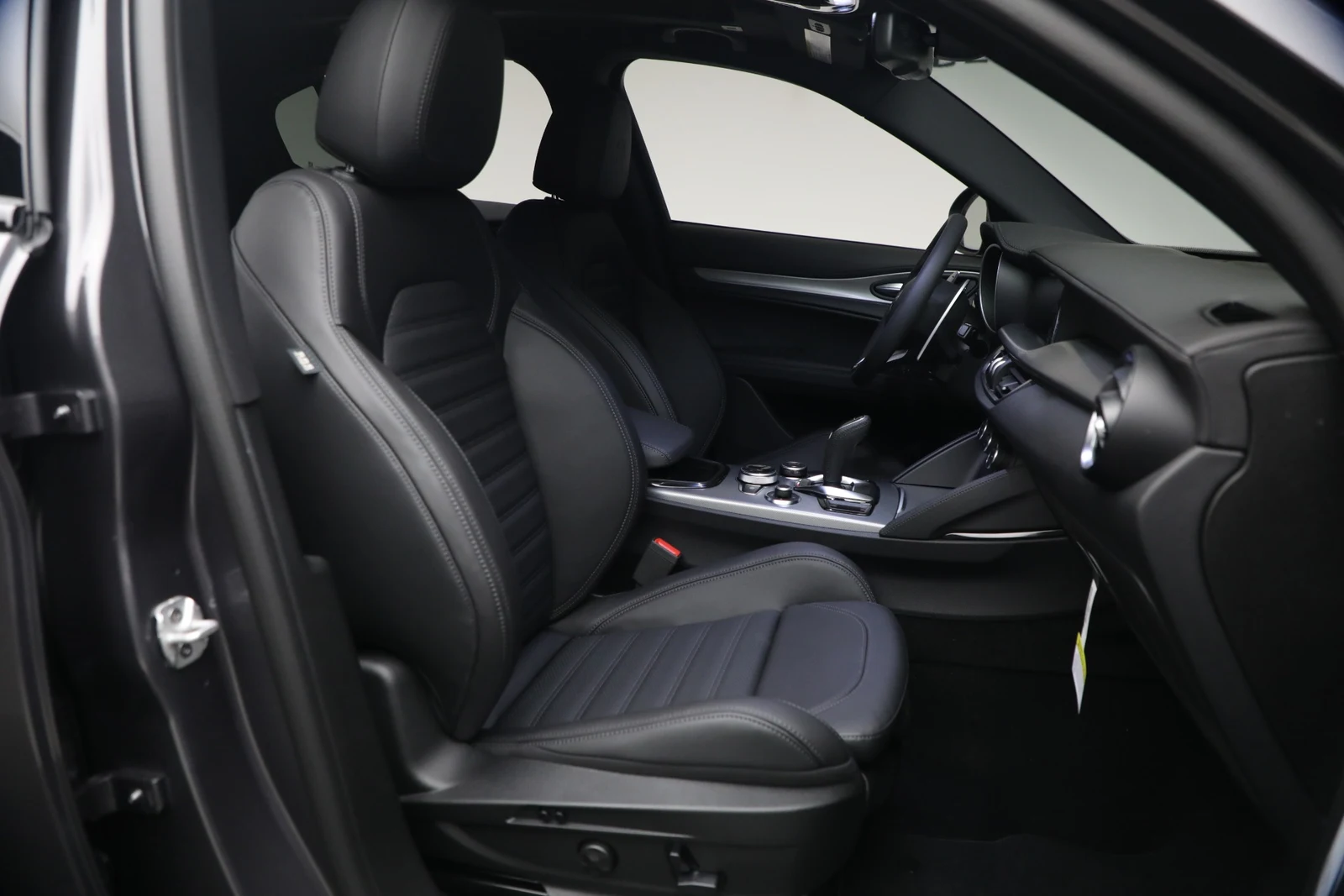 2026 Alfa Romeo Stelvio, 16/20