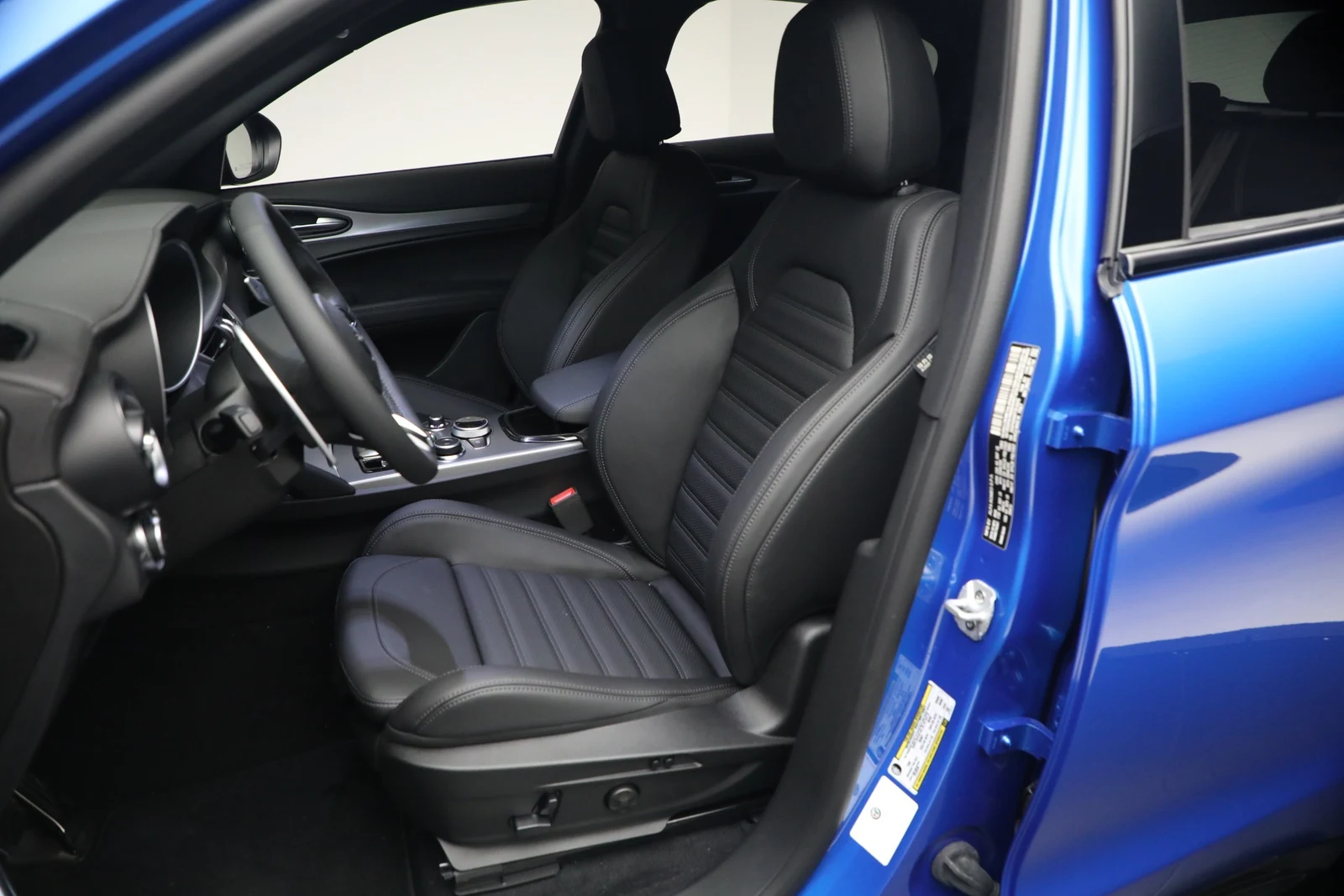 2026 Alfa Romeo Stelvio Veloce, 17/20