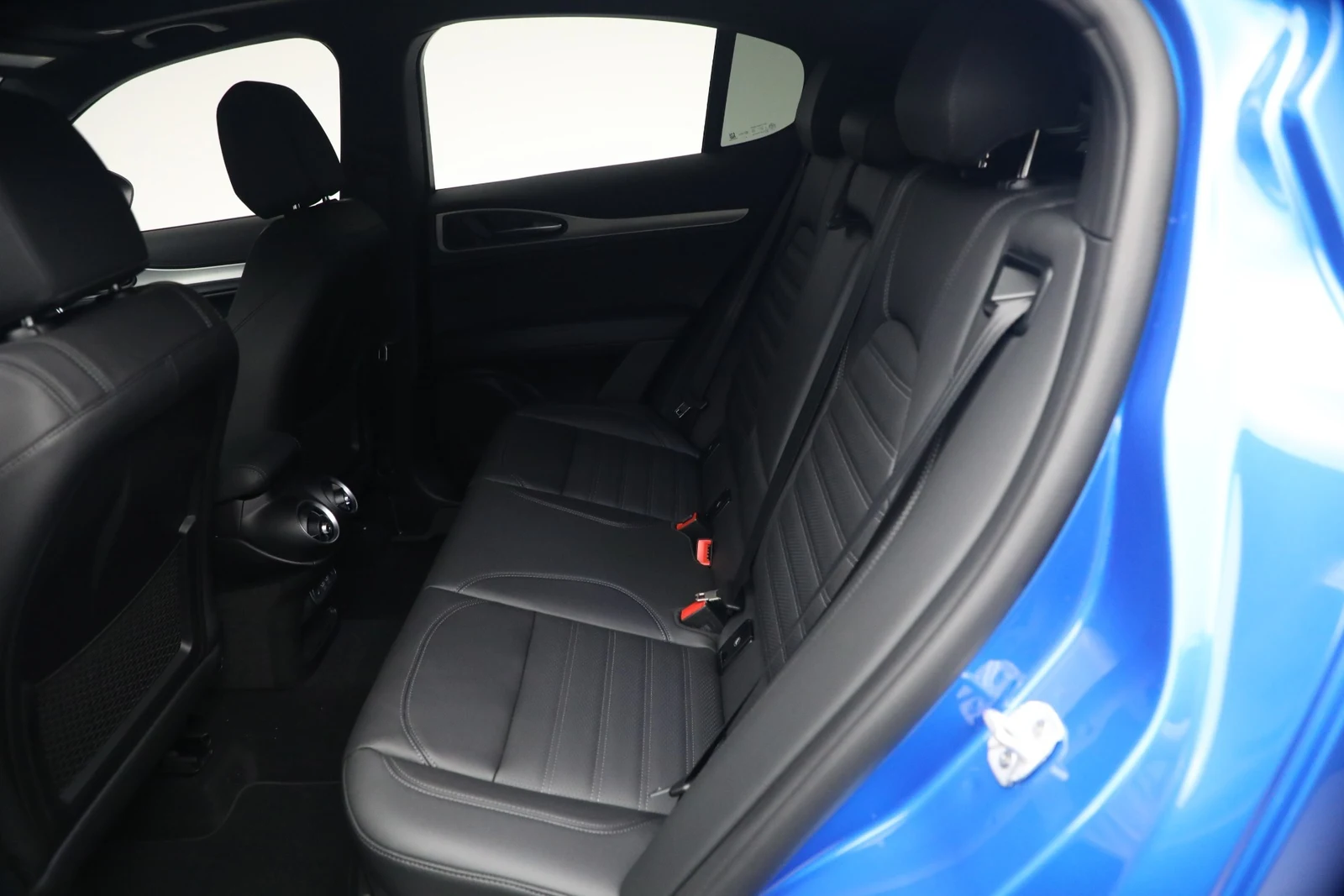 2026 Alfa Romeo Stelvio Veloce, 18/20