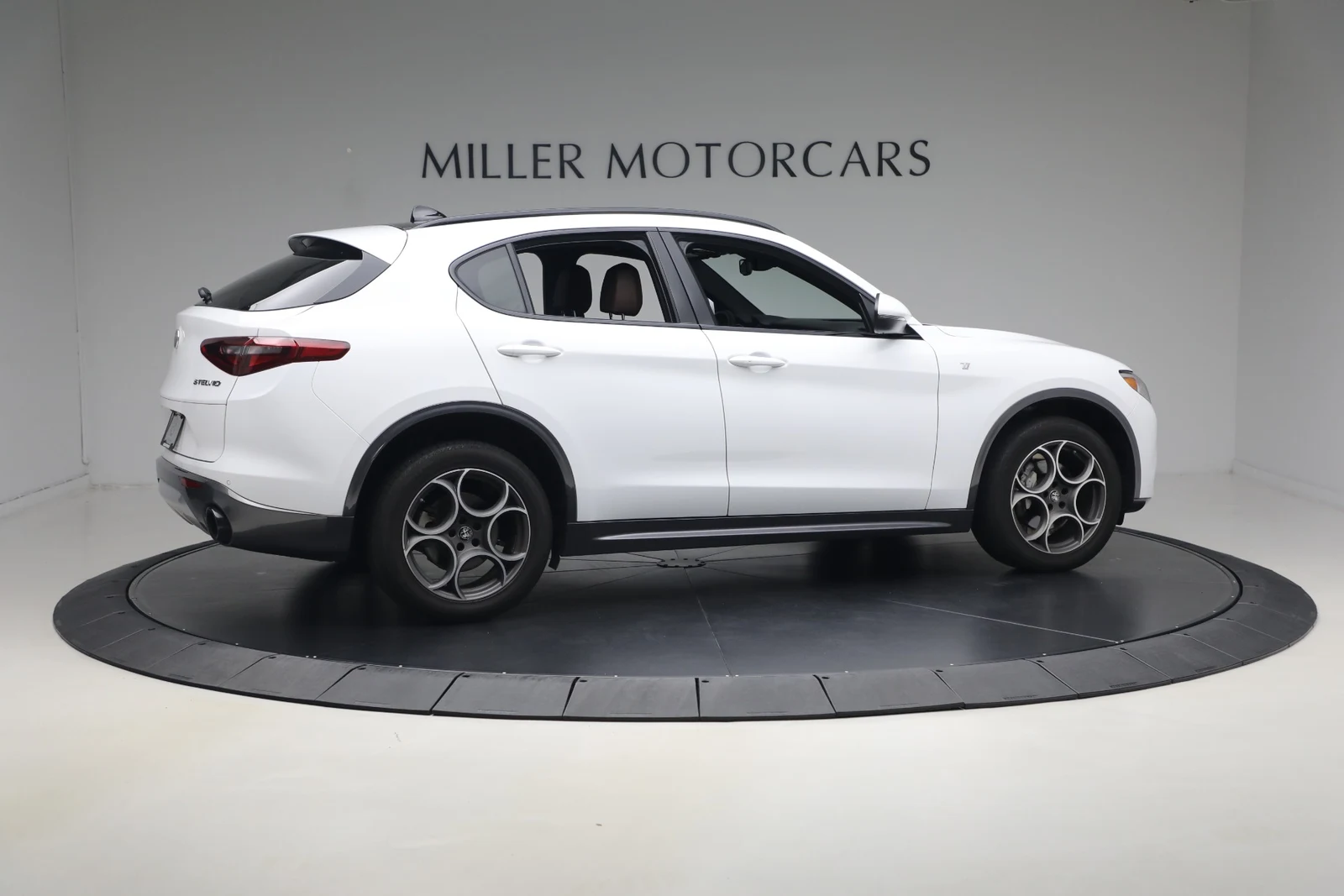 2023 Alfa Romeo Stelvio Ti, 8/20