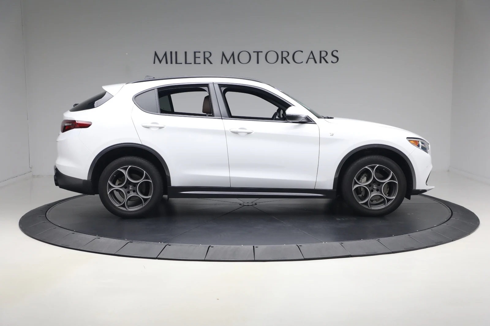 2023 Alfa Romeo Stelvio Ti, 9/20